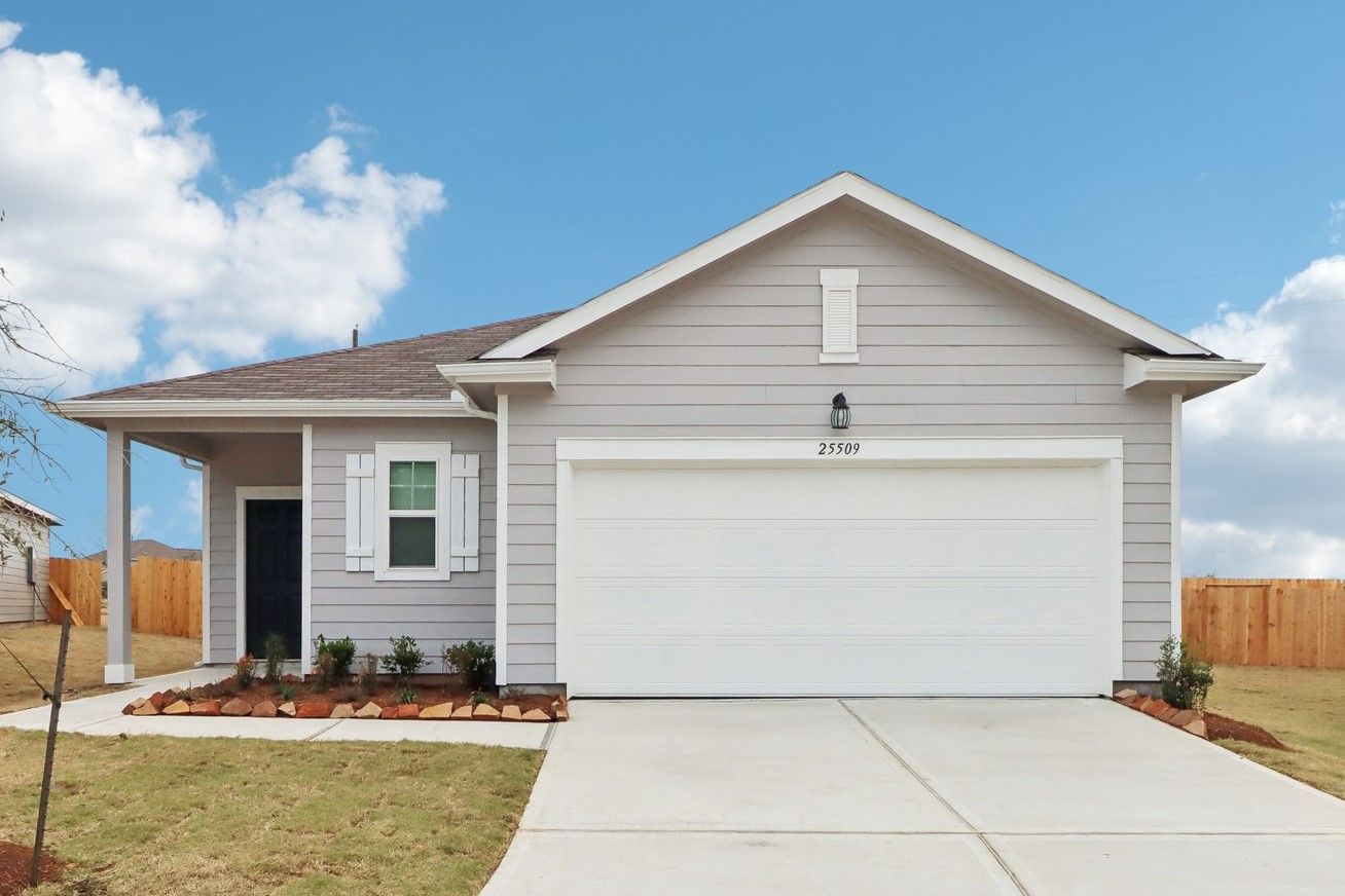 Glimmer - Royal Pines: Porter, Texas - Starlight Homes