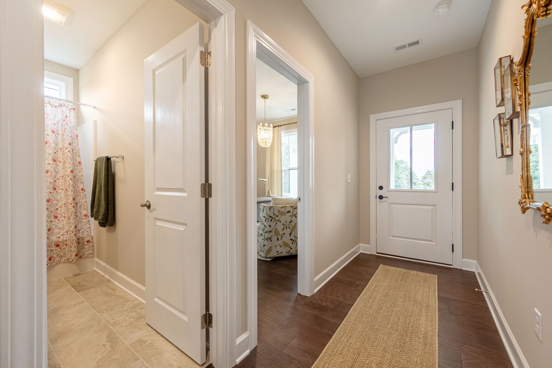 Entryway, Image 2