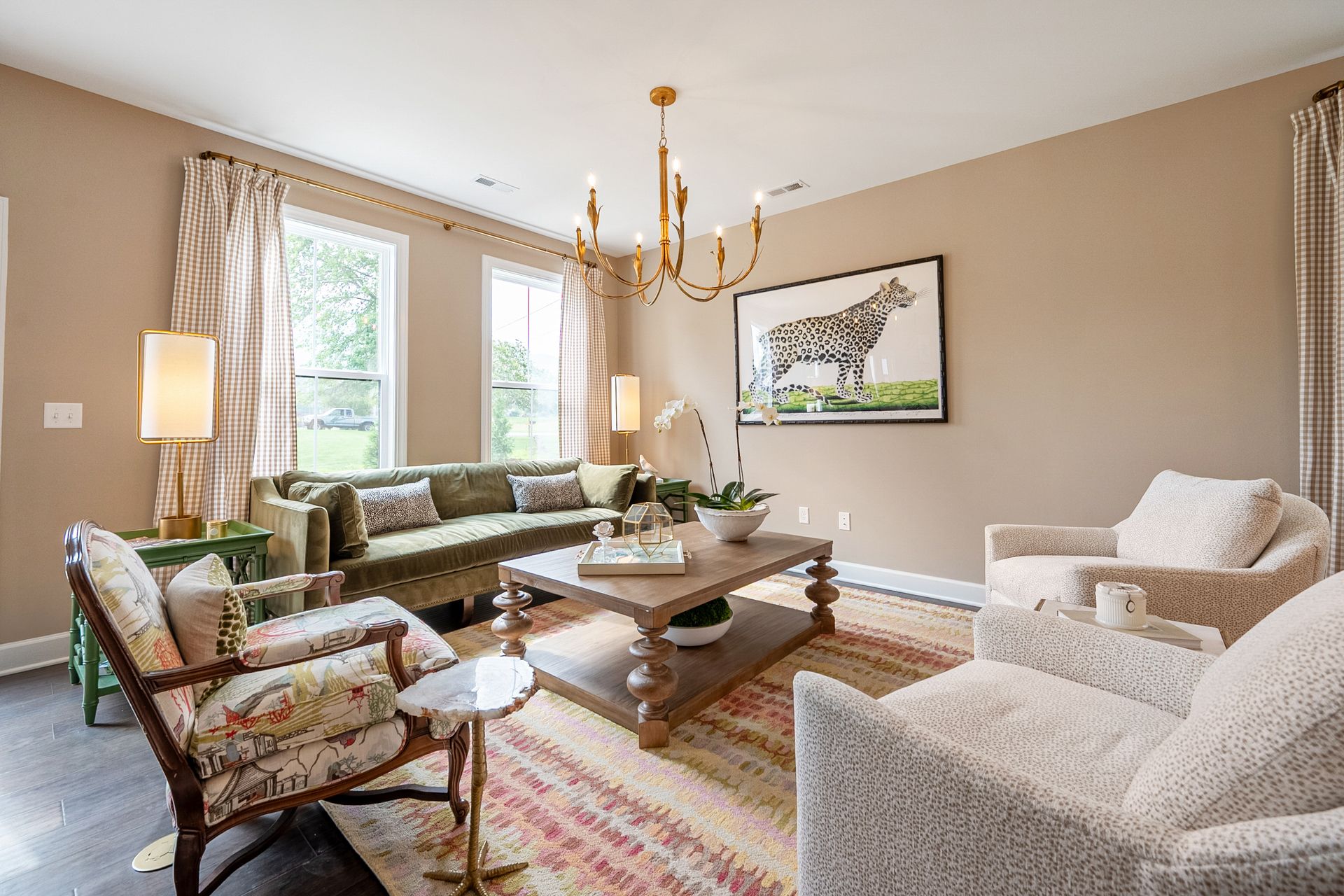 Main Living Space, Image 5