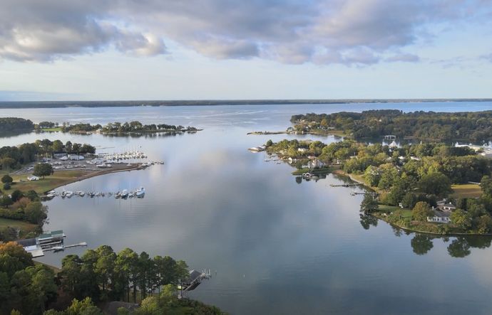 Close to the Rappahannock River