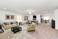 The Sequoias por Stonefield Home en Visalia California