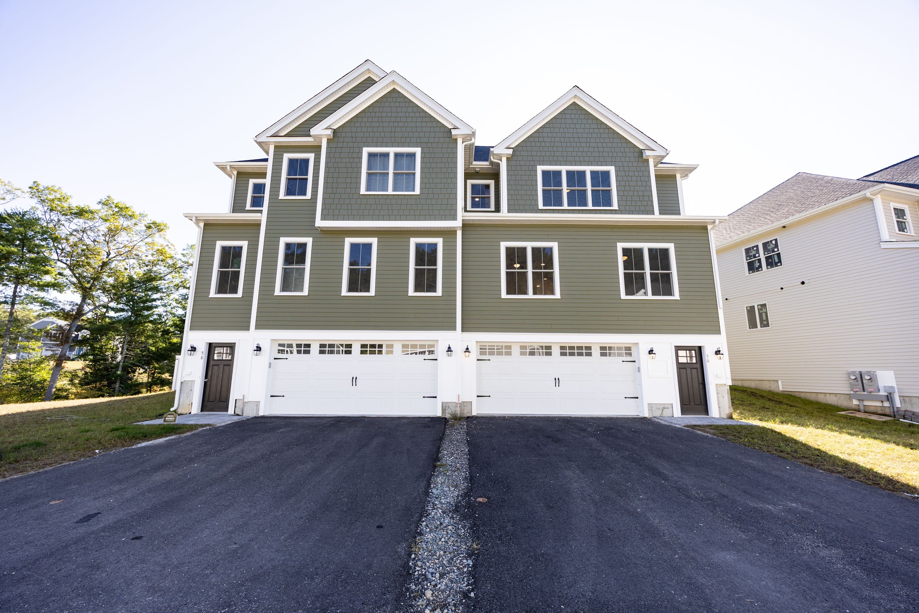 The Georgetown Grand R - Lakeland Hills: Norfolk, Massachusetts - Stonebridge Homes Inc.