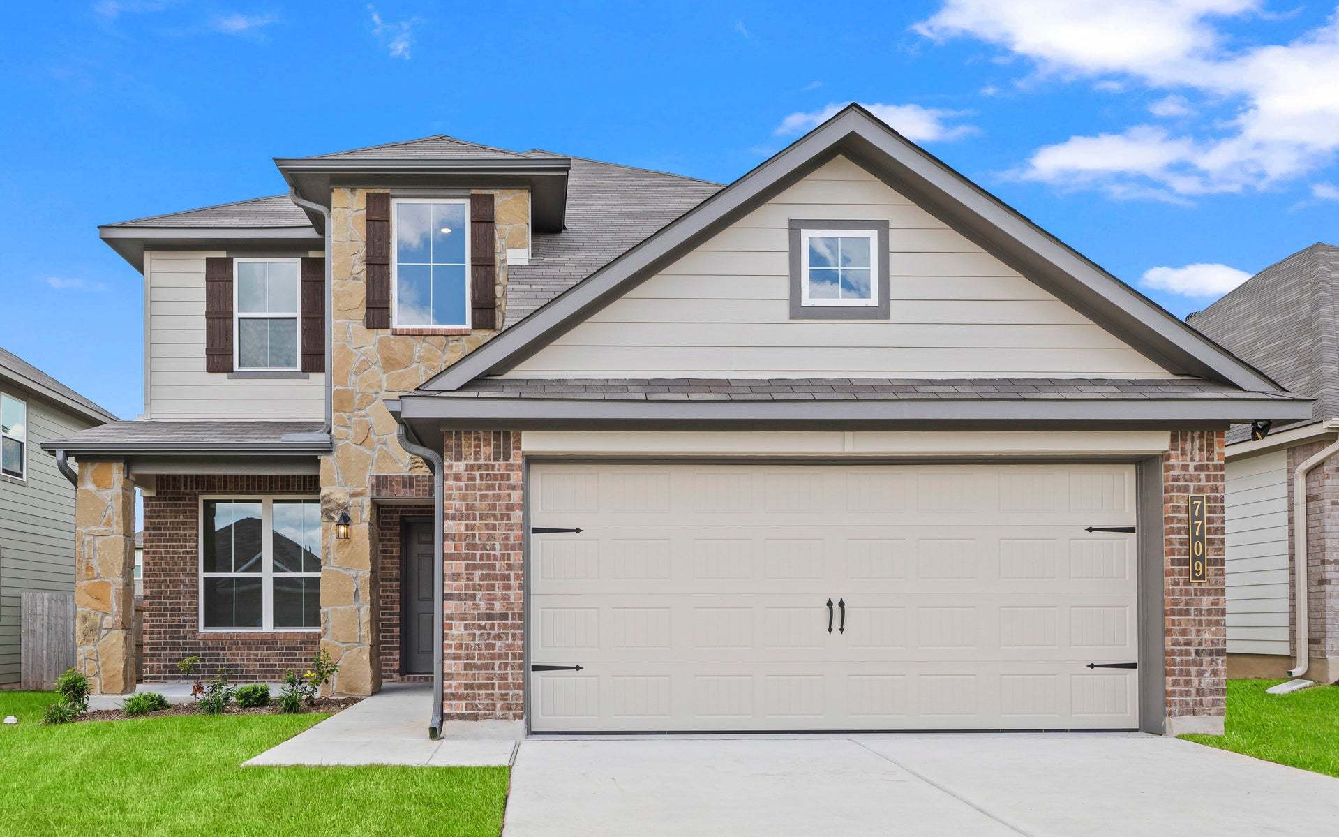 7709 Harvey Drive (The 2516)