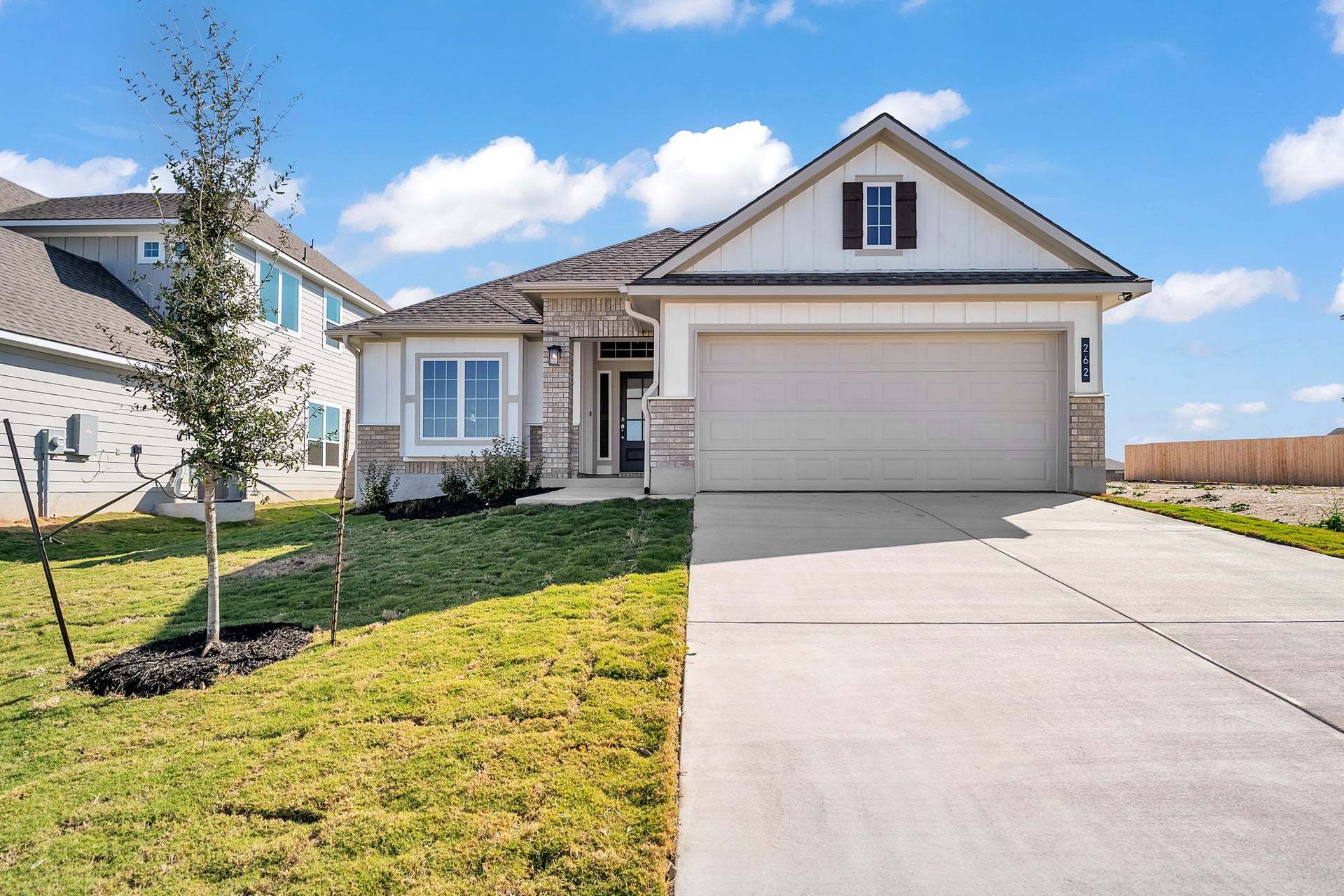 139 Lacebark Loop (The 1613)