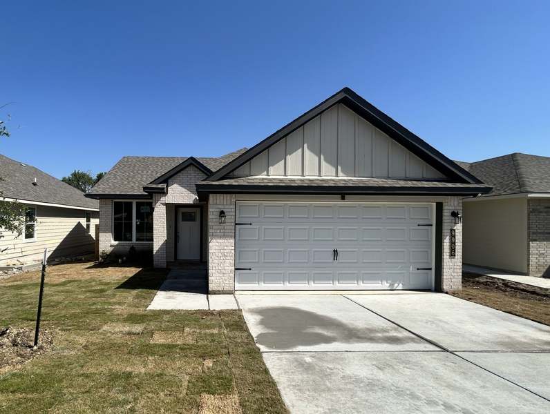 9906 Avendesora Road. Killeen, TX 76542