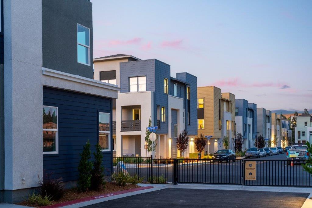 2400 Camino Ramon. San Ramon, CA 94583