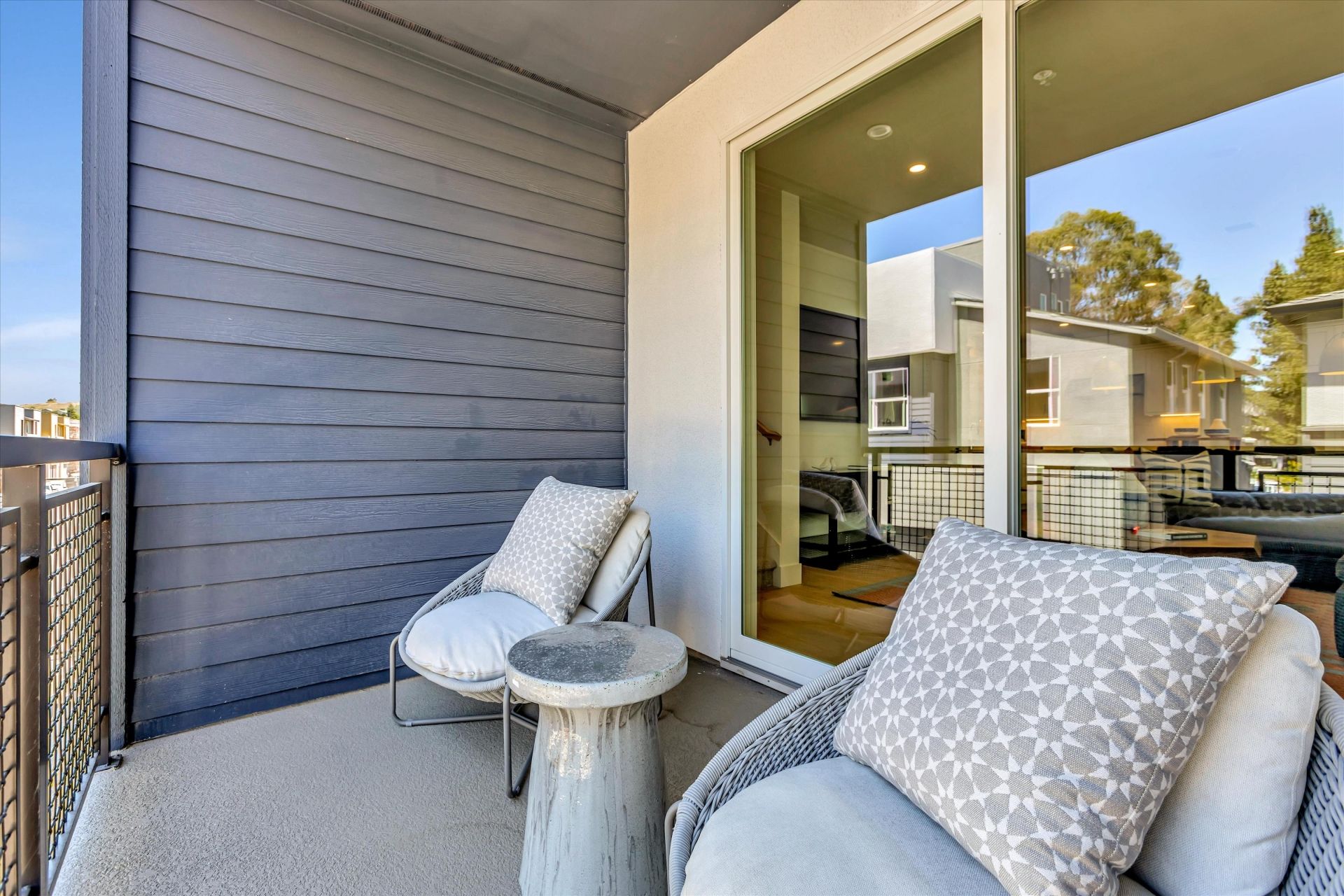 2400 Camino Ramon. San Ramon, CA 94583