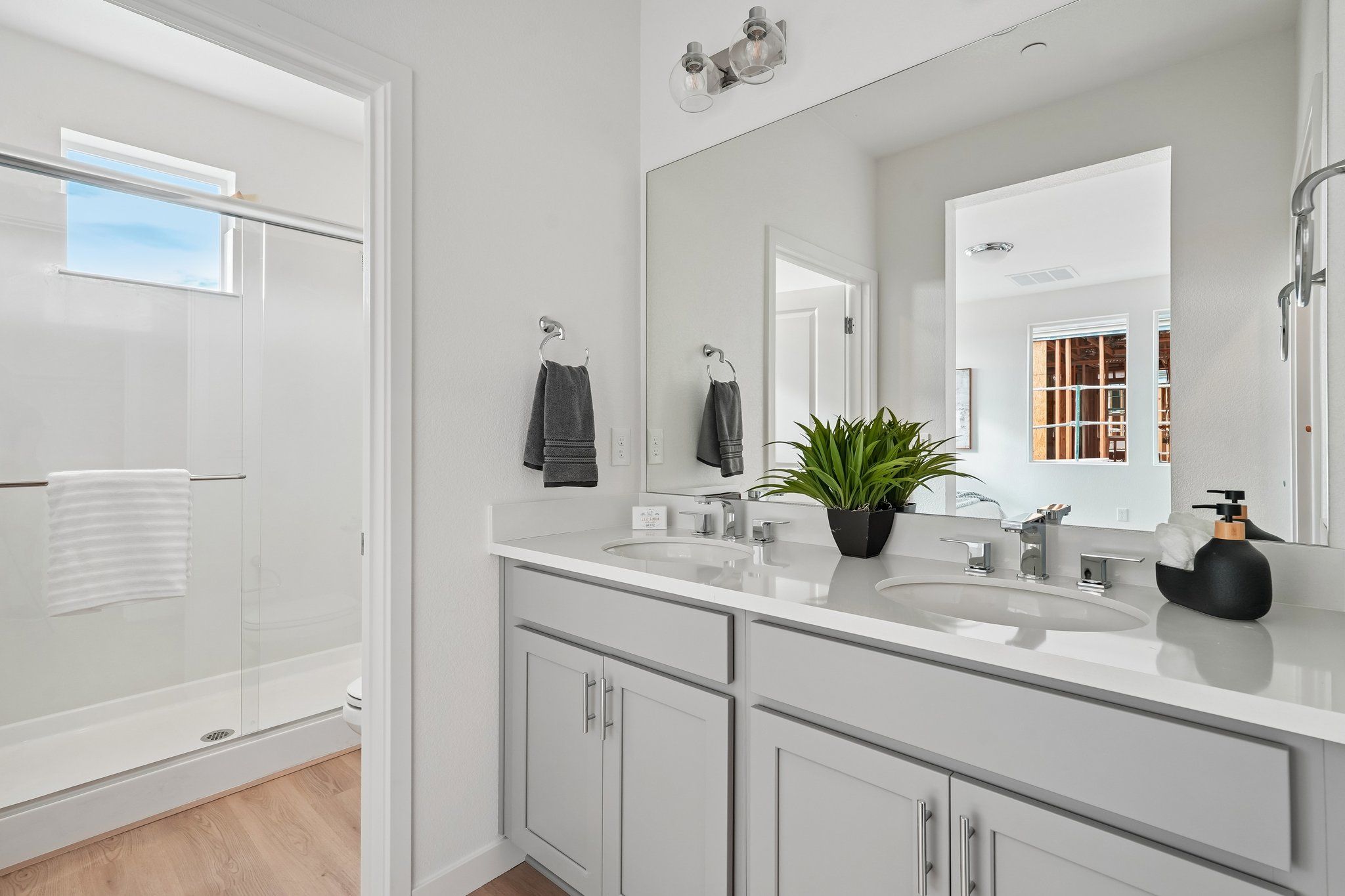 Image is of show home. See agent to confirm colors, options and upgrades for this specific homesite.