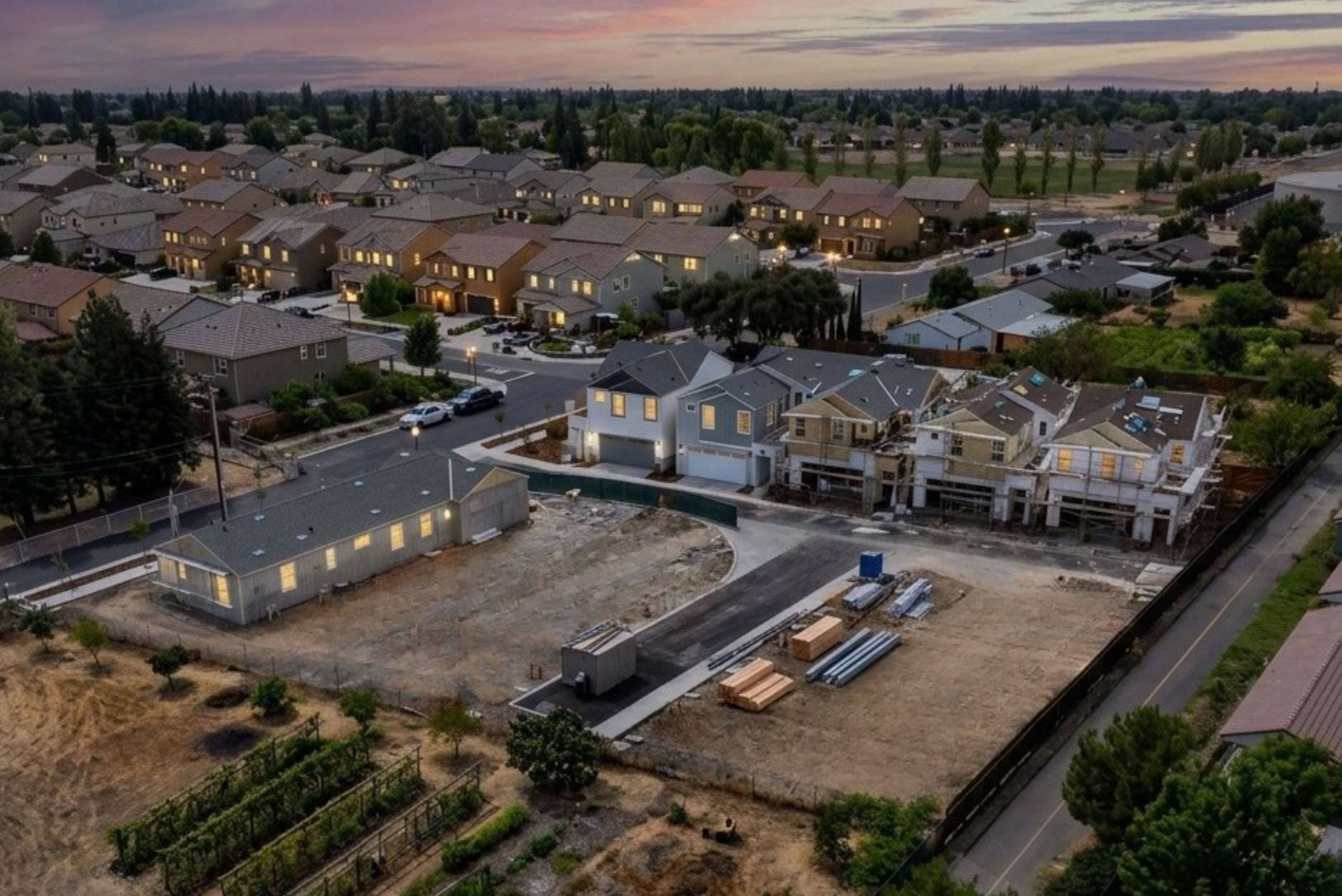 casa en Courtyards at Cotton Lane por Next Generation Capital