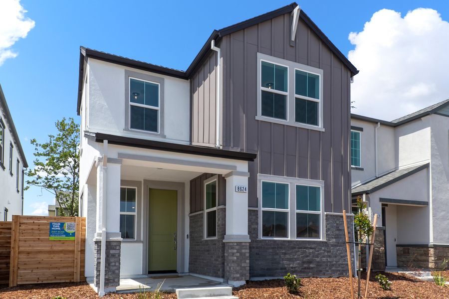 8624 Starburst Way. Sacramento, CA 95823