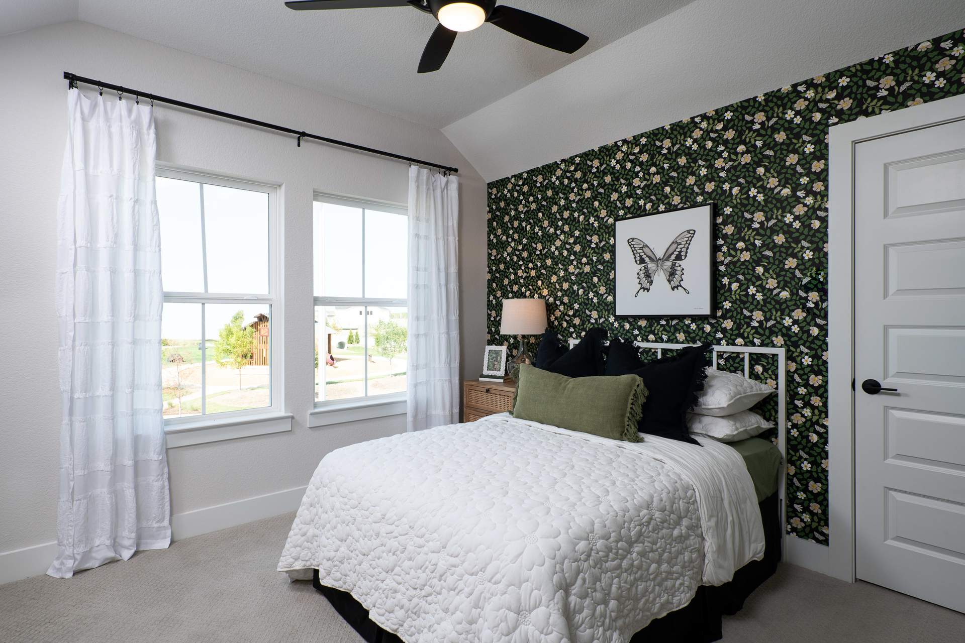 913 Peaceful Lane