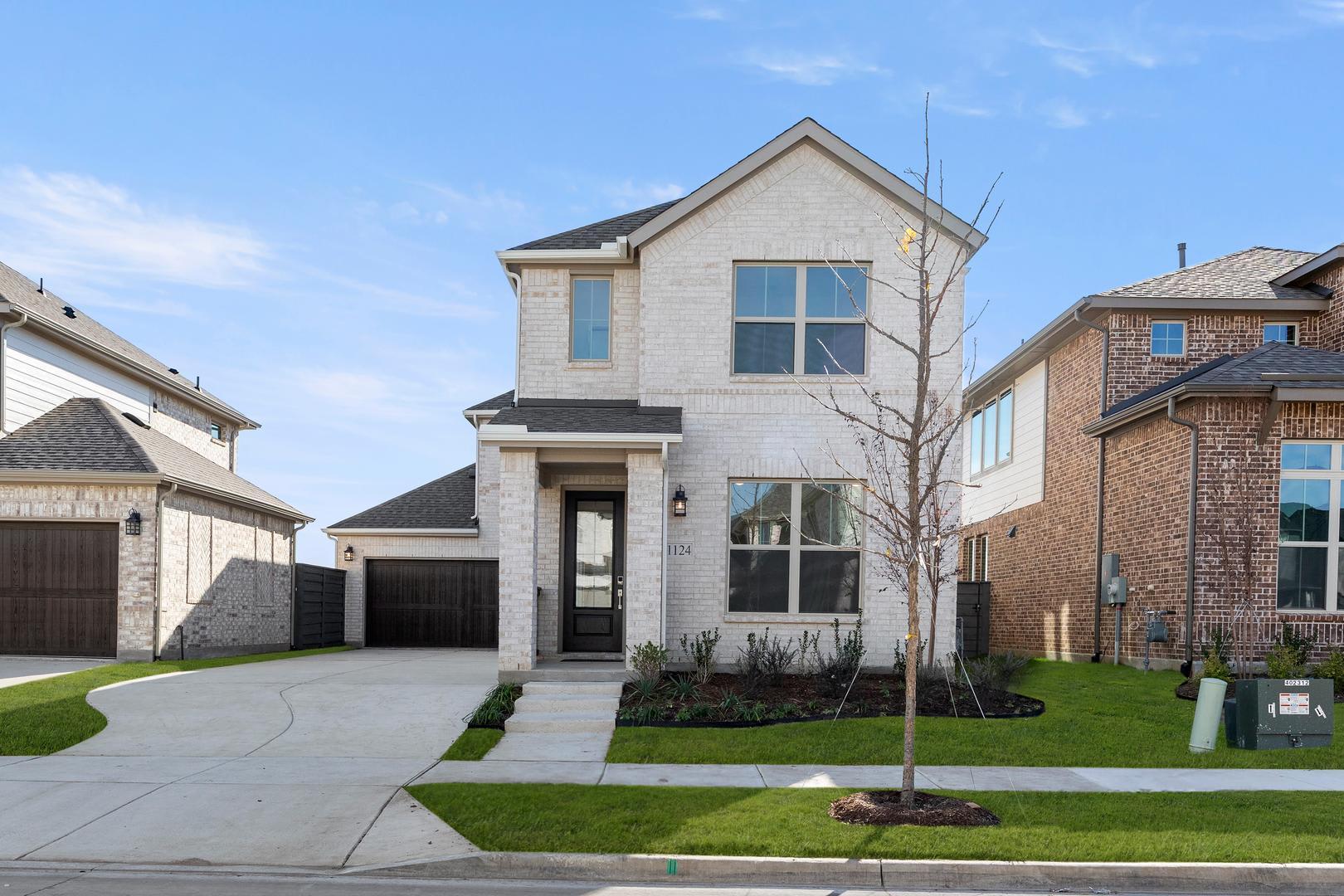 1124 Amaryllis Lane