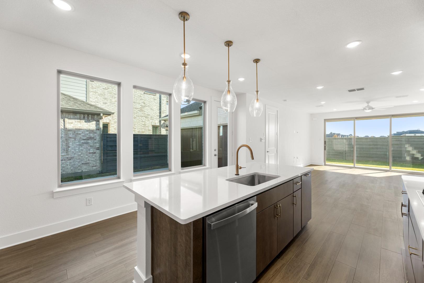 1124 Amaryllis Lane