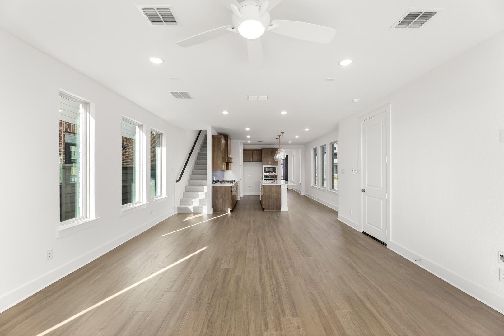 1124 Amaryllis Lane