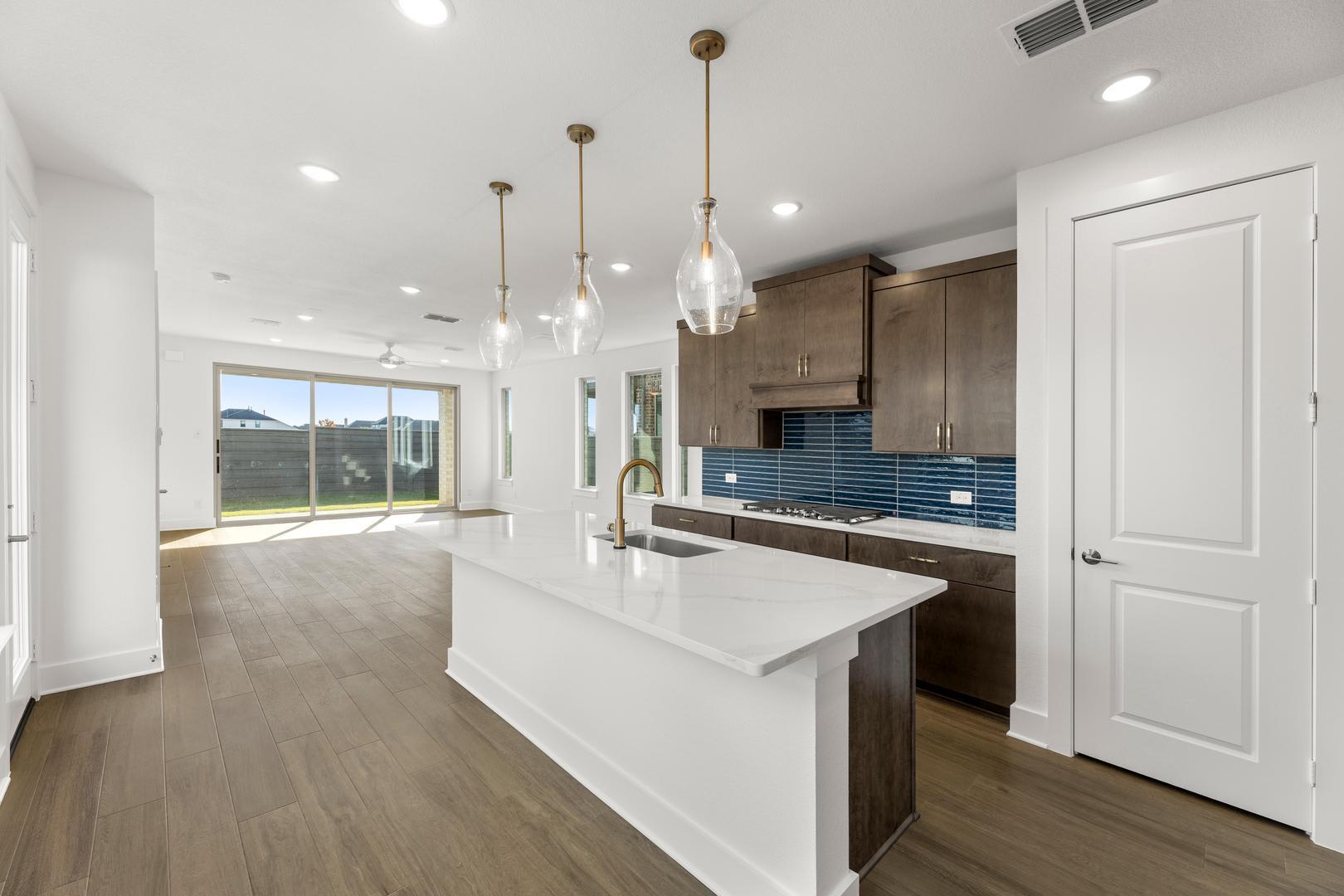 1124 Amaryllis Lane