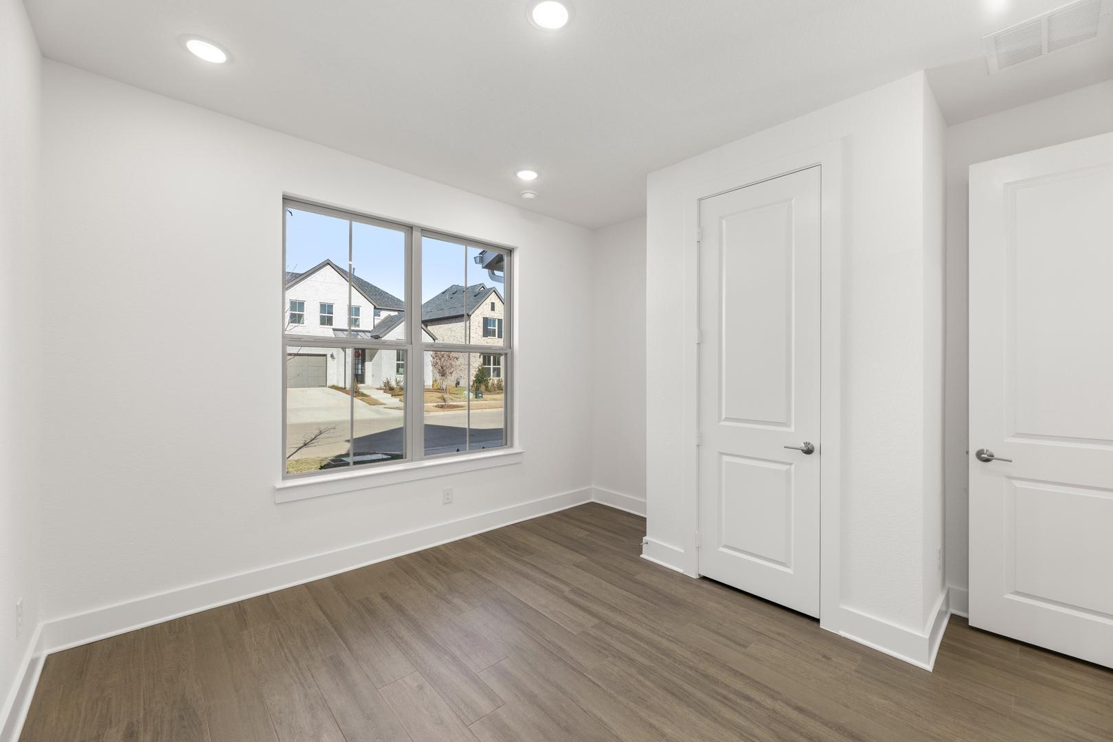 1124 Amaryllis Lane