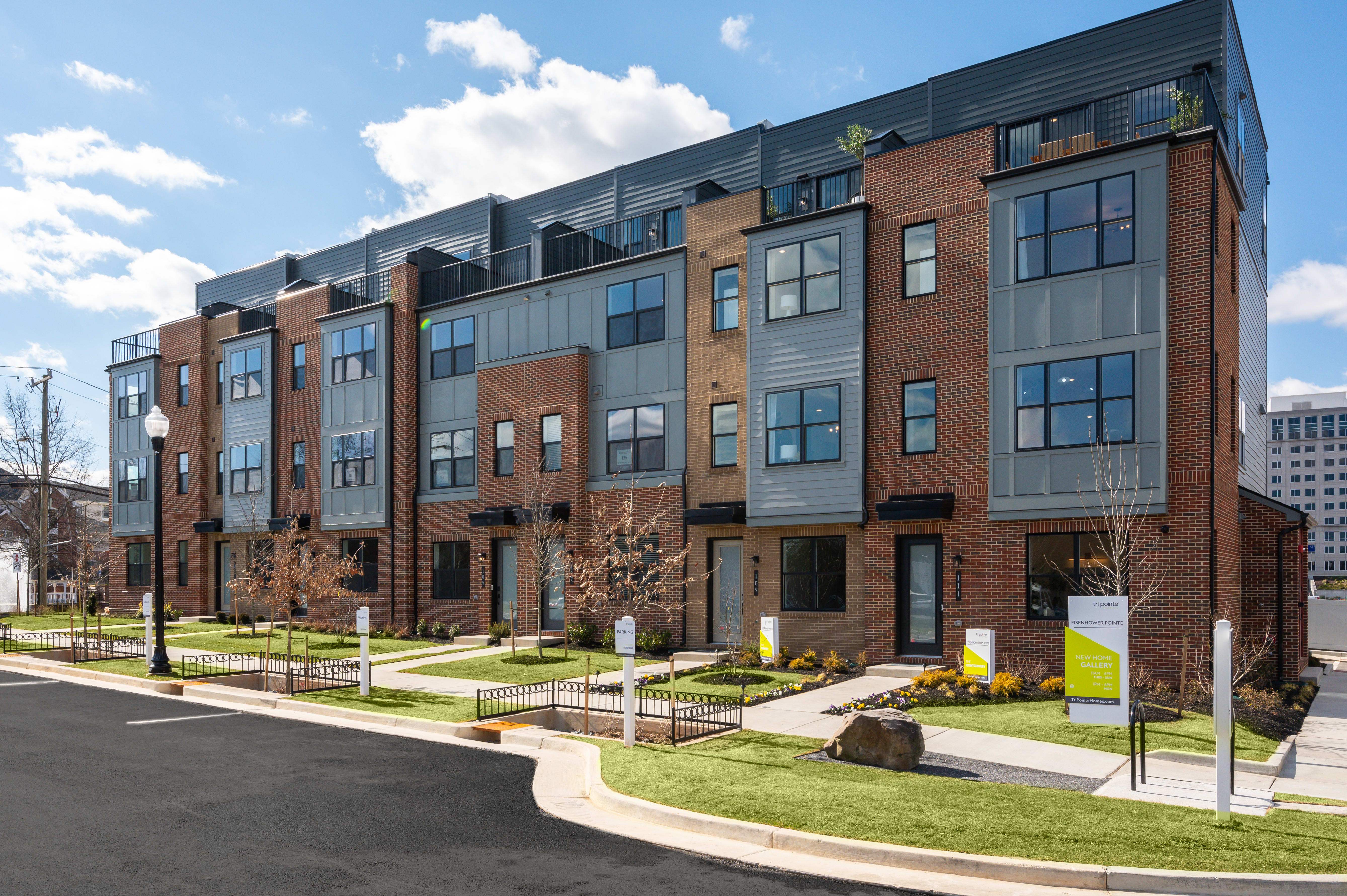 111 Warburton Street. Alexandria, VA 22304