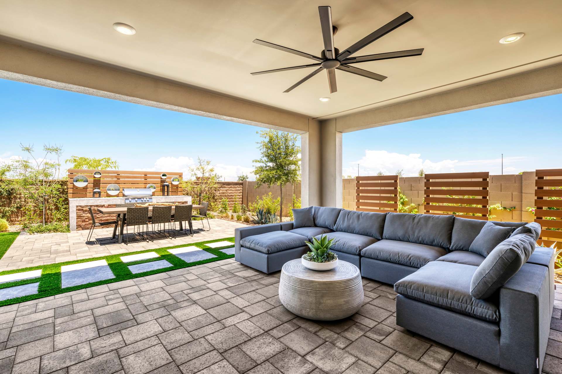 1534 E Coconino Way