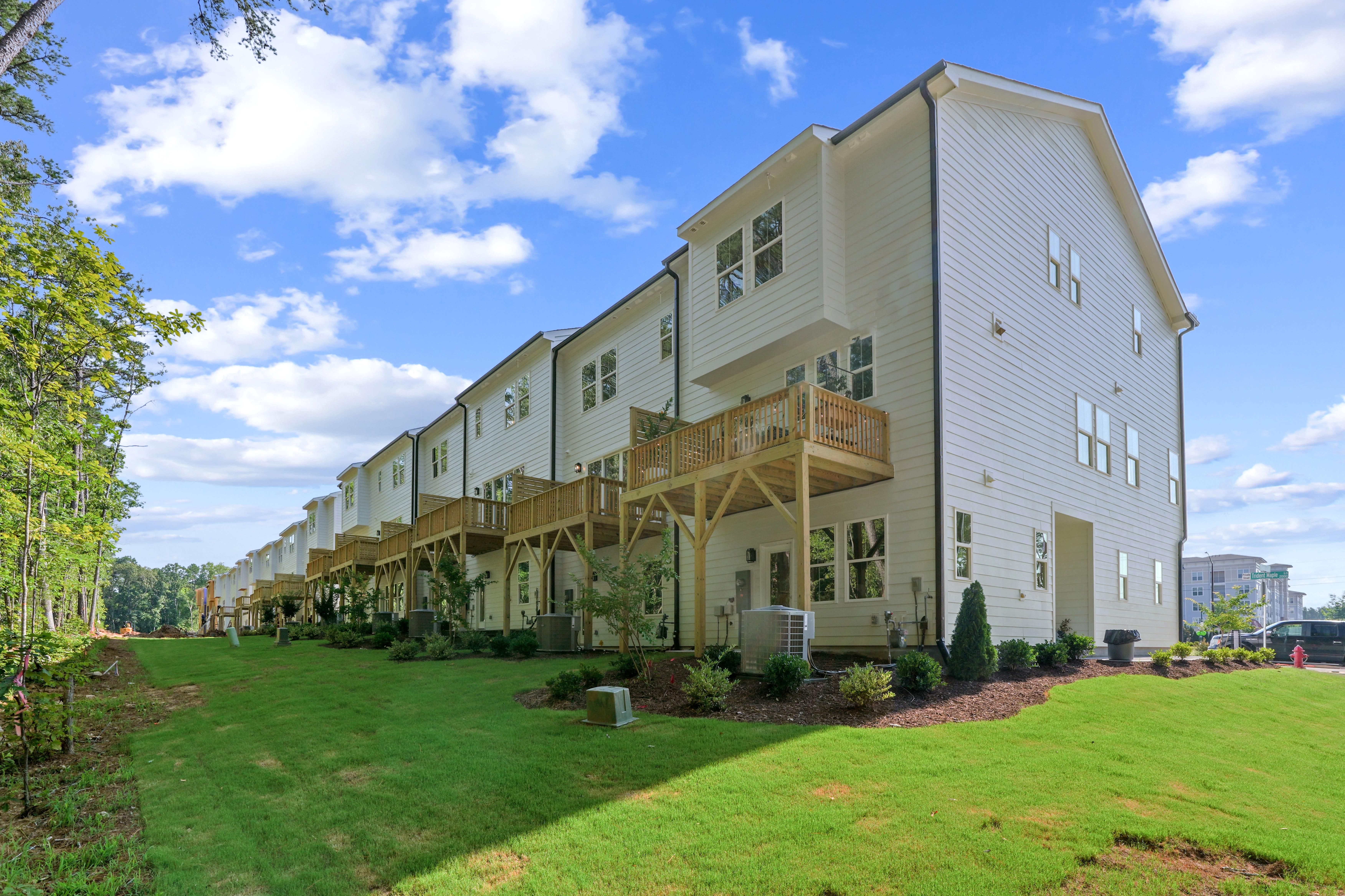 1012 Zelkova Lane. Chapel Hill, NC 27517