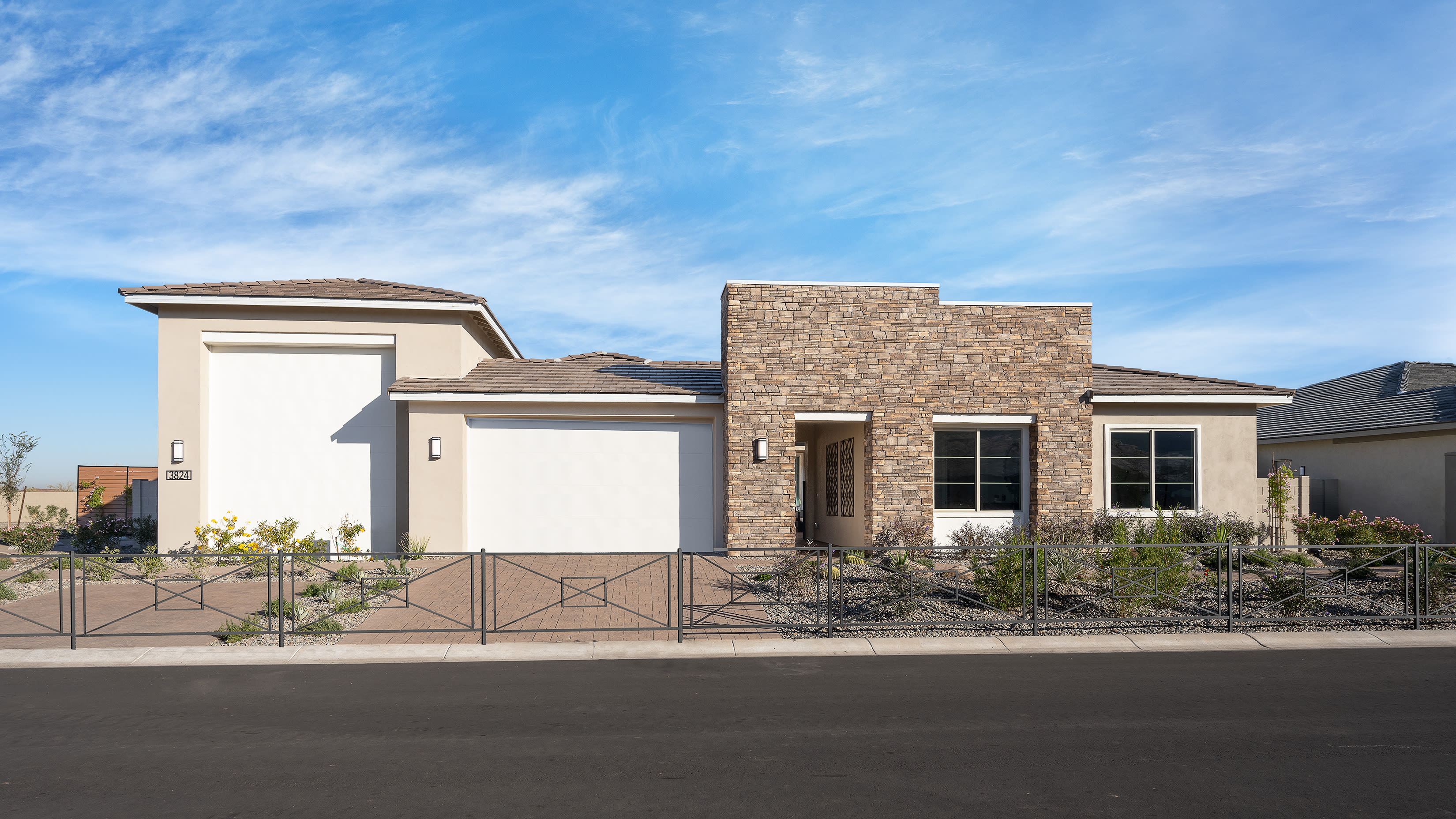 3824 W WHISPERING HILLS DR
