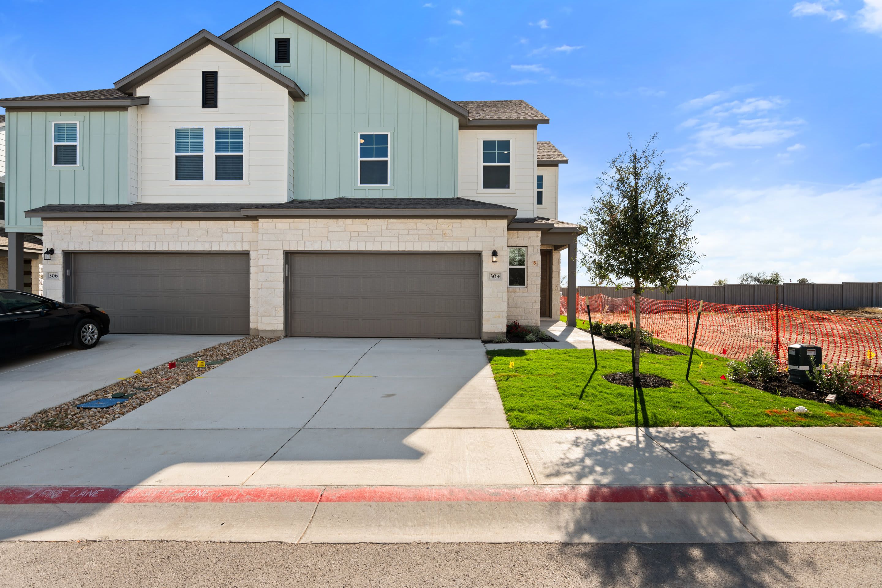 304 Emerie Way
