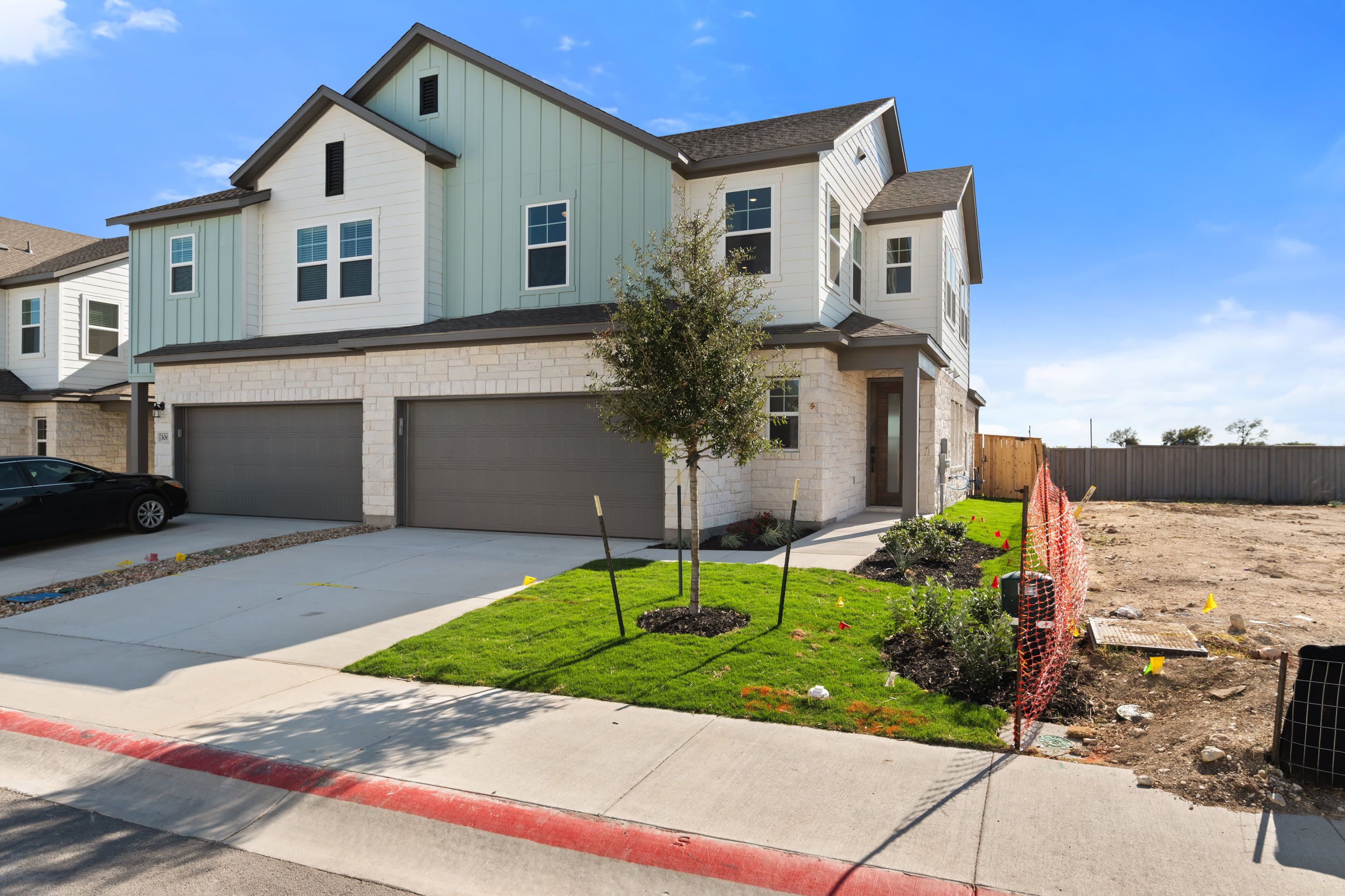 304 Emerie Way