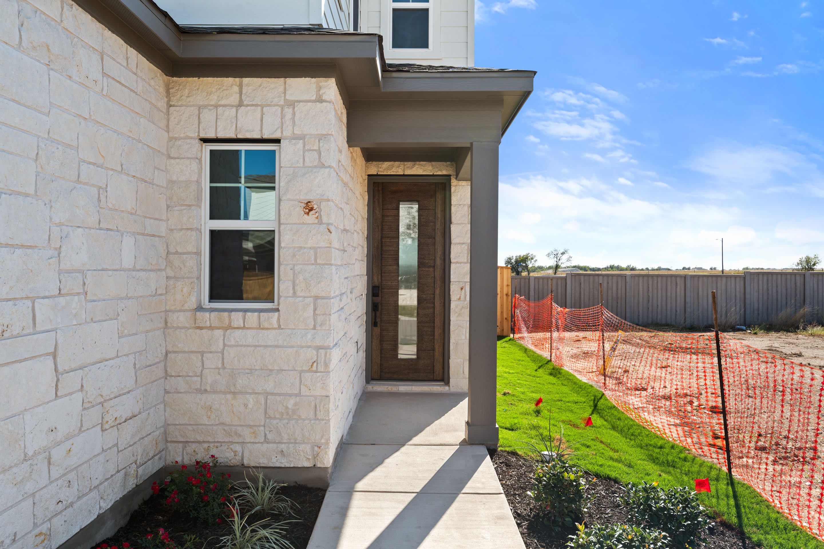 304 Emerie Way