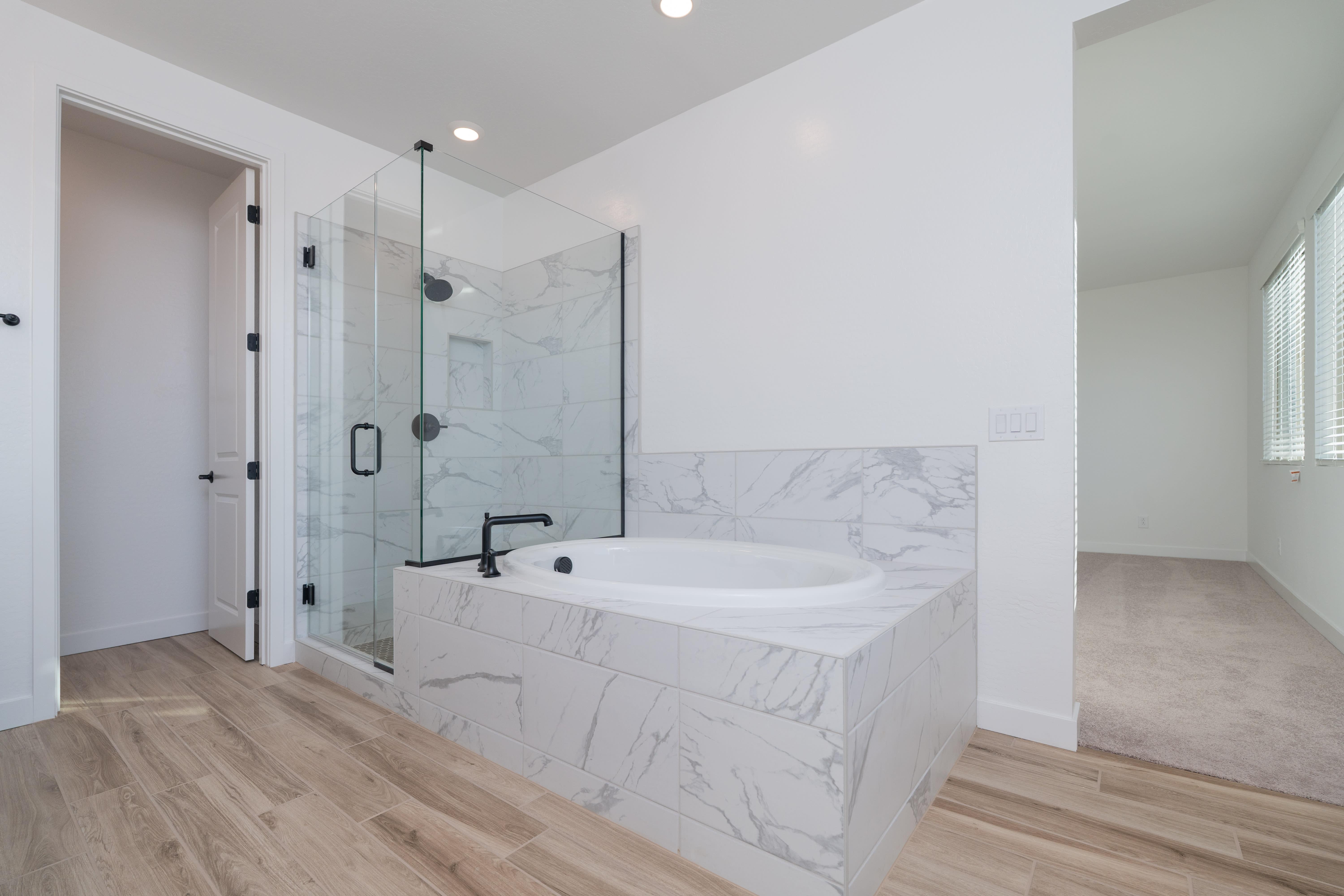 351 E LINDO LN