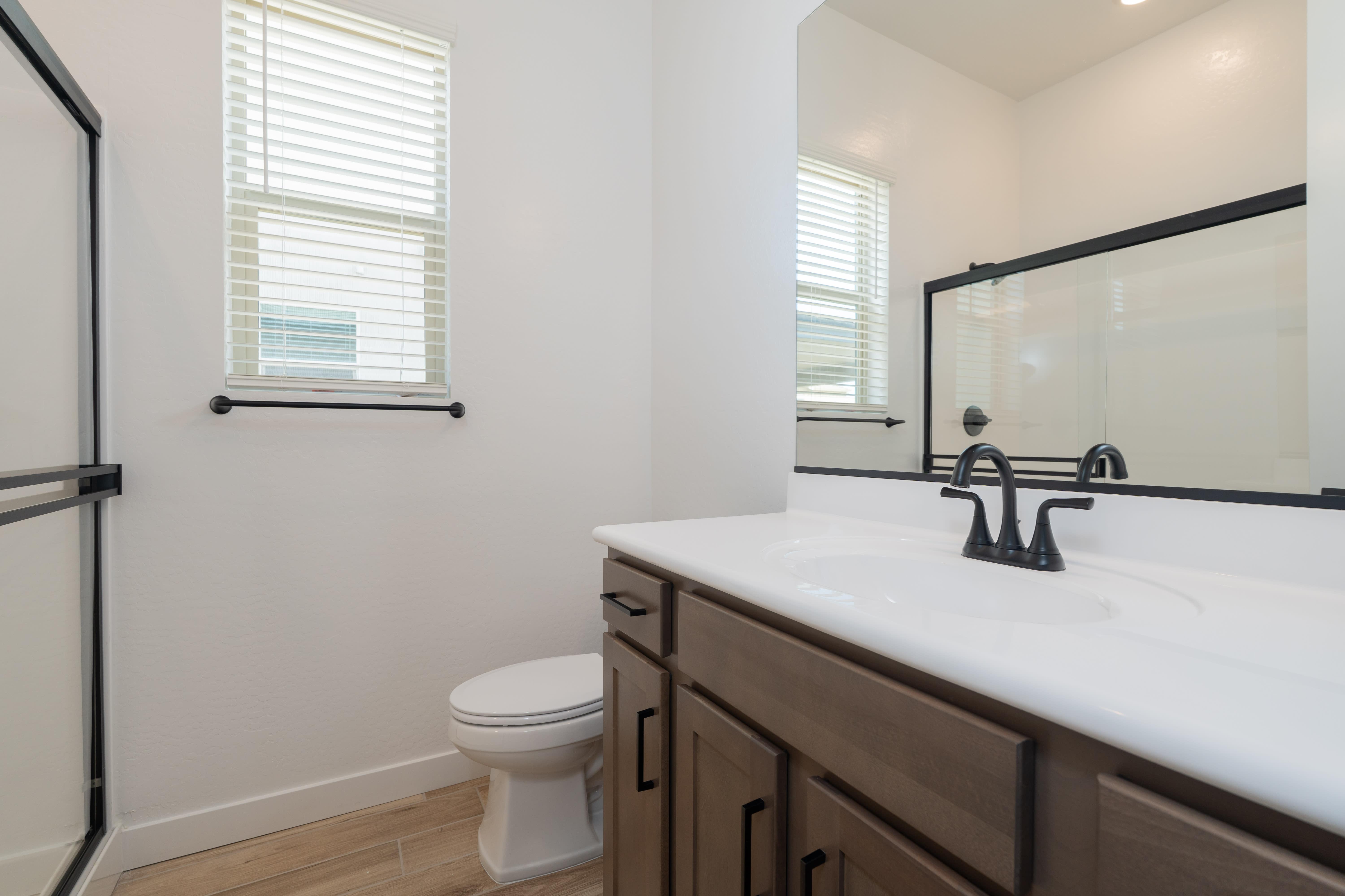 40165 N ALAMEDA DR
