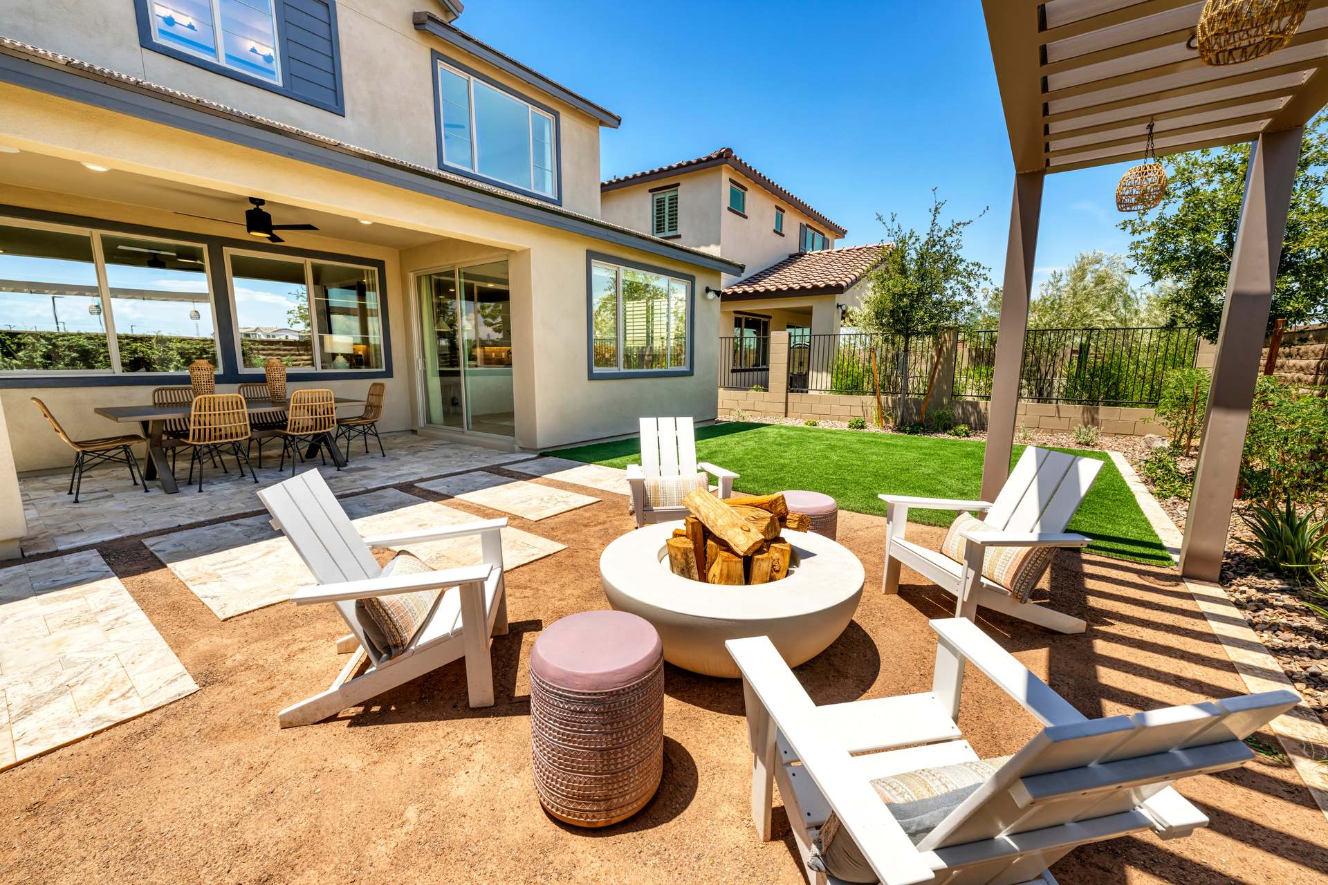 1512 E Coconino Way