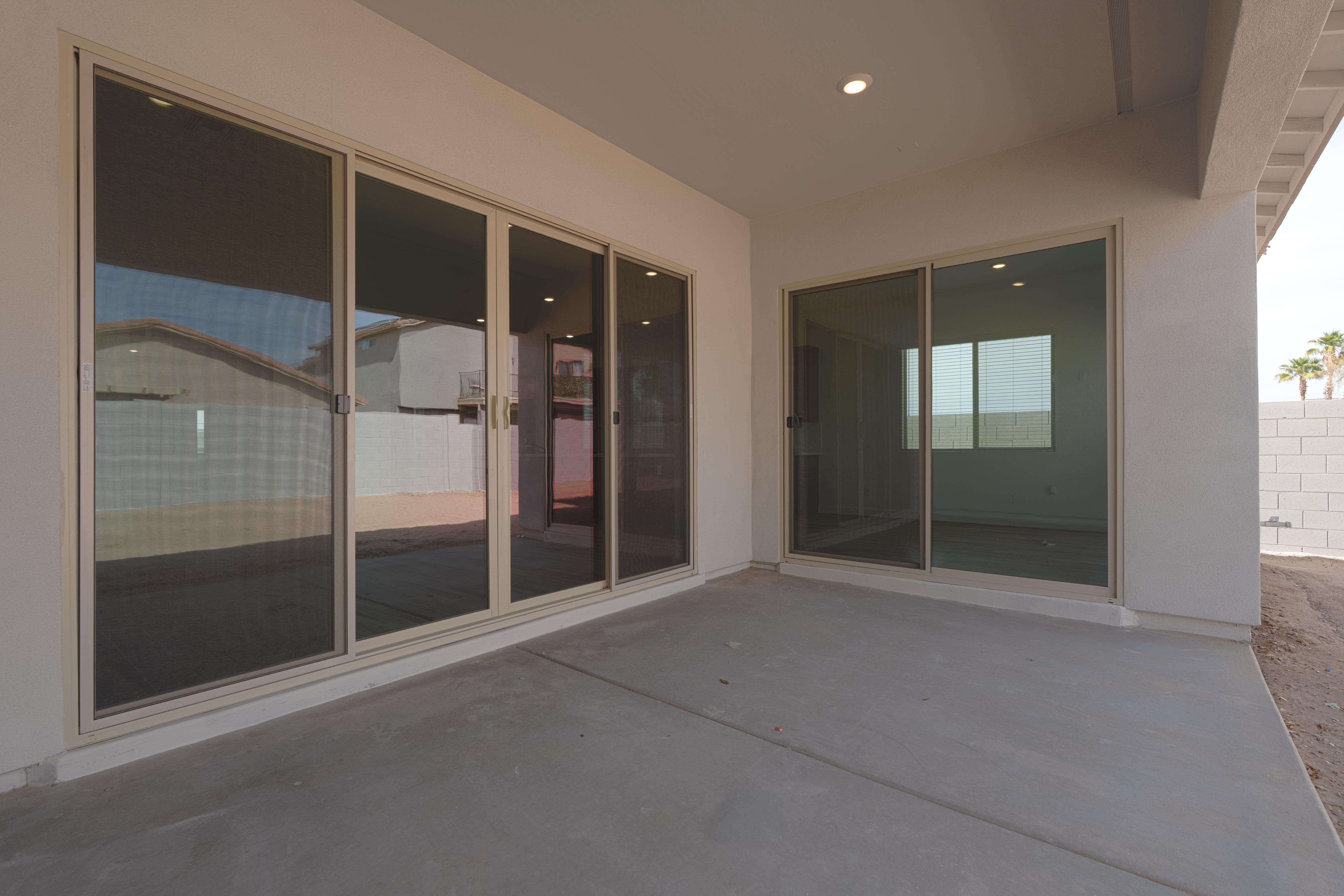 40165 N ALAMEDA DR