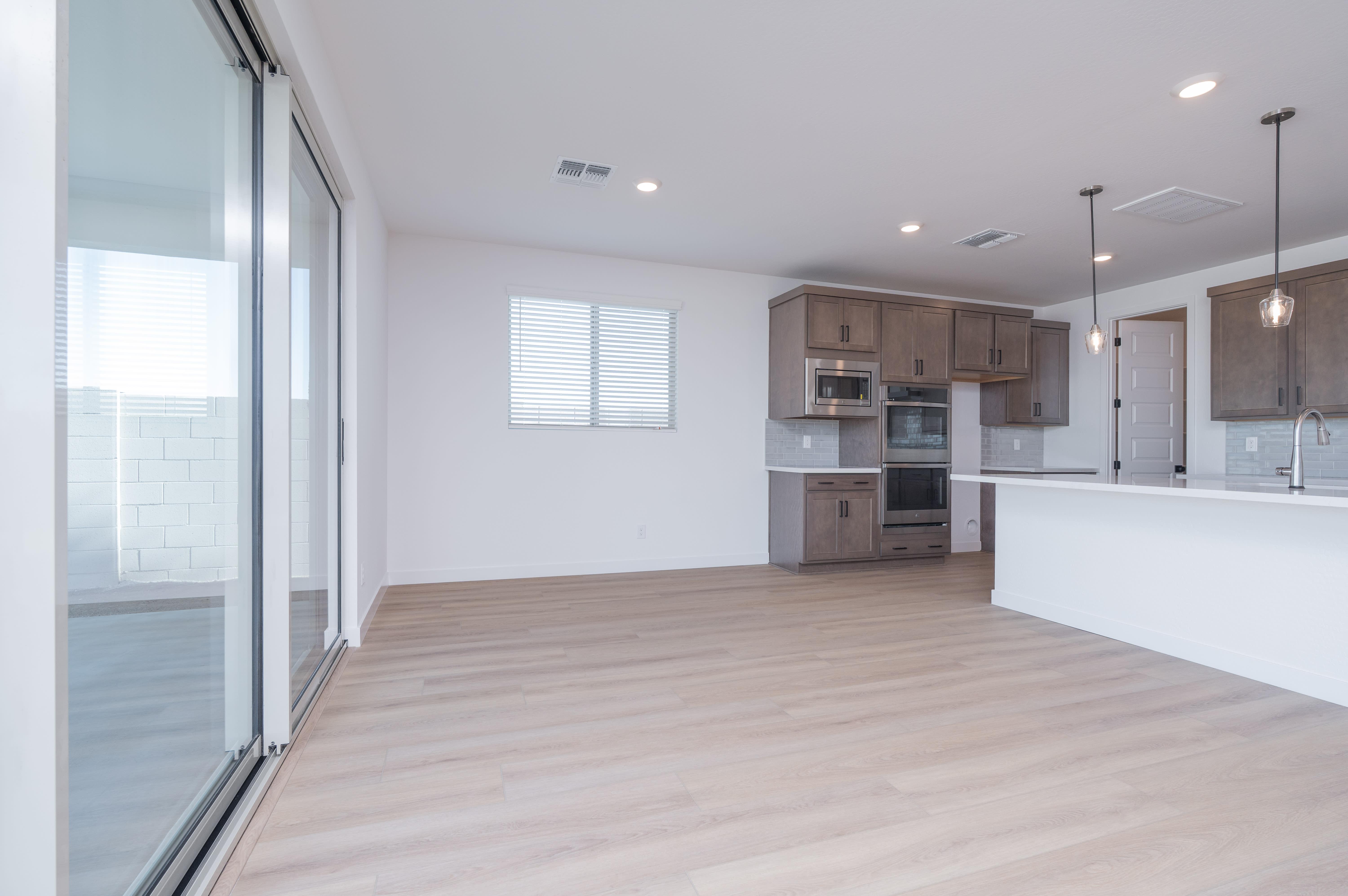 356 E LA ESTELA LN