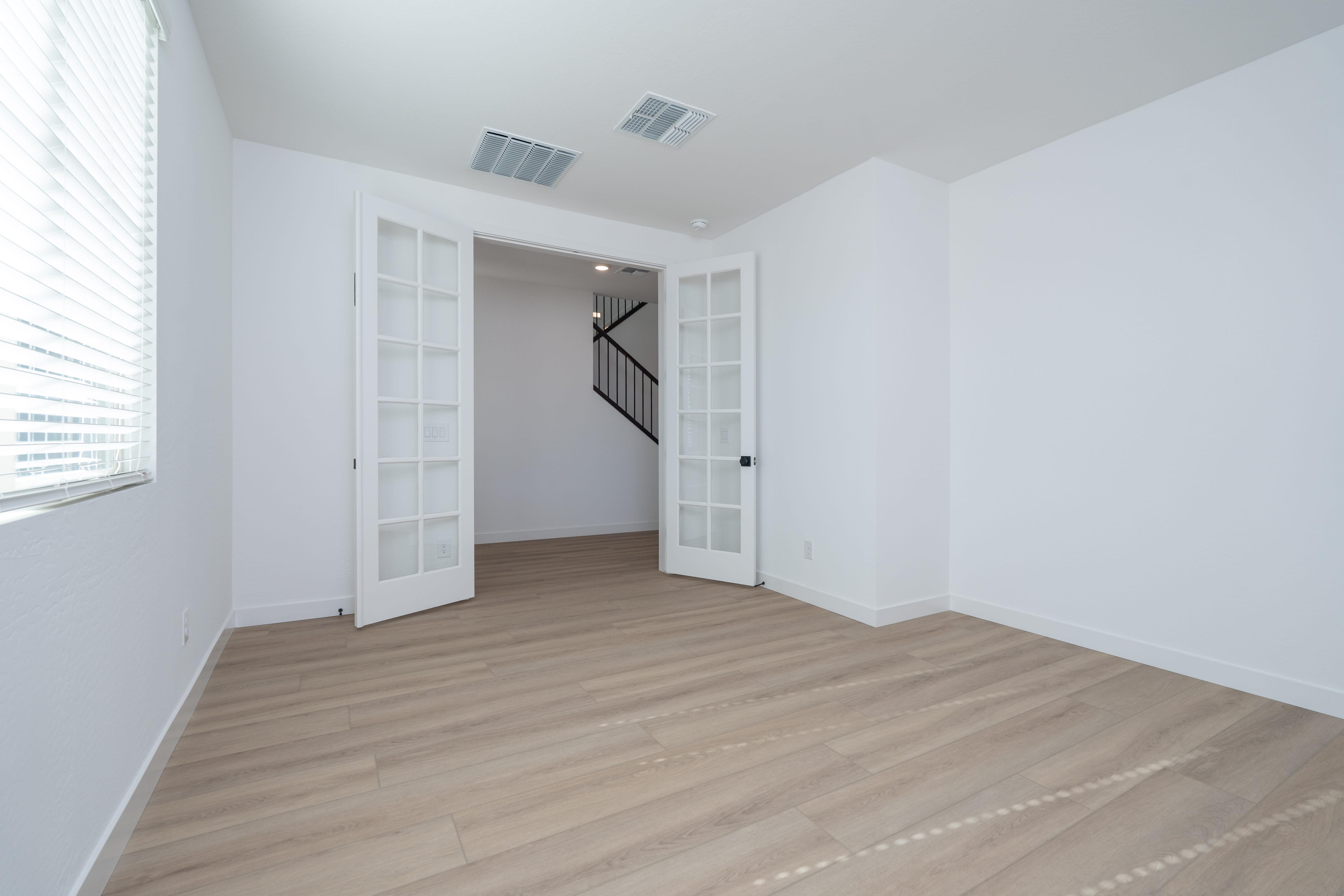 356 E LA ESTELA LN