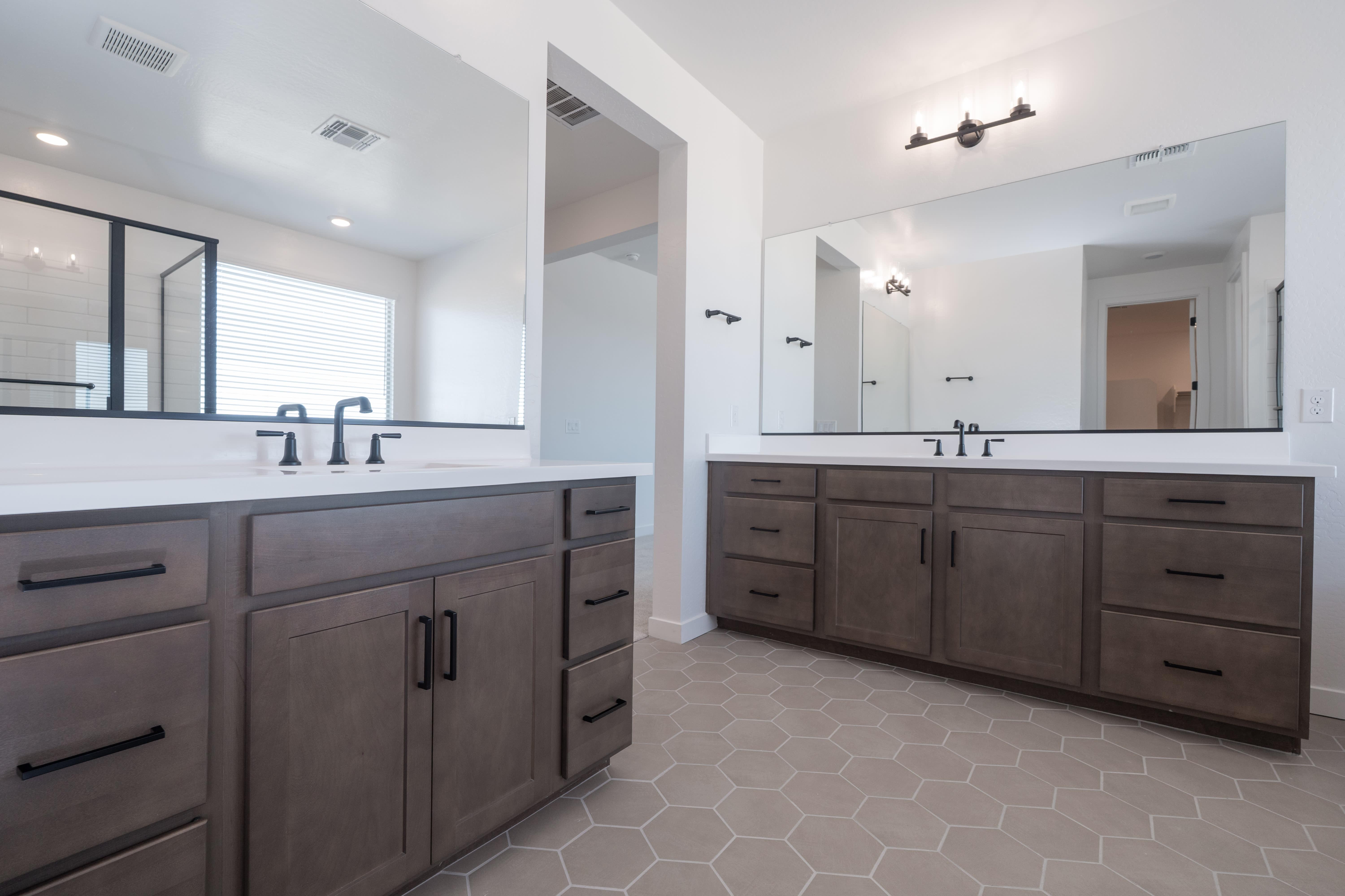 356 E LA ESTELA LN
