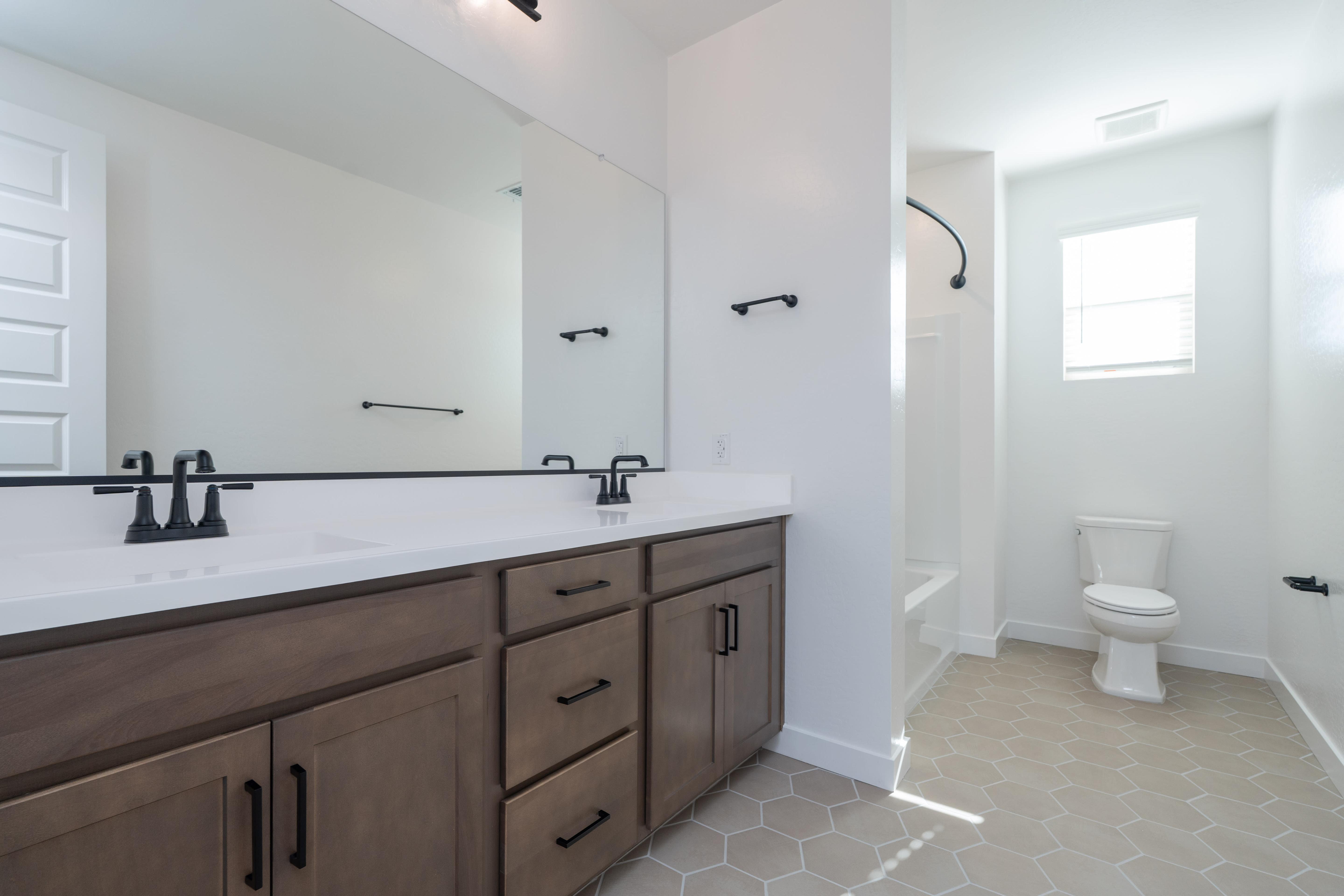356 E LA ESTELA LN
