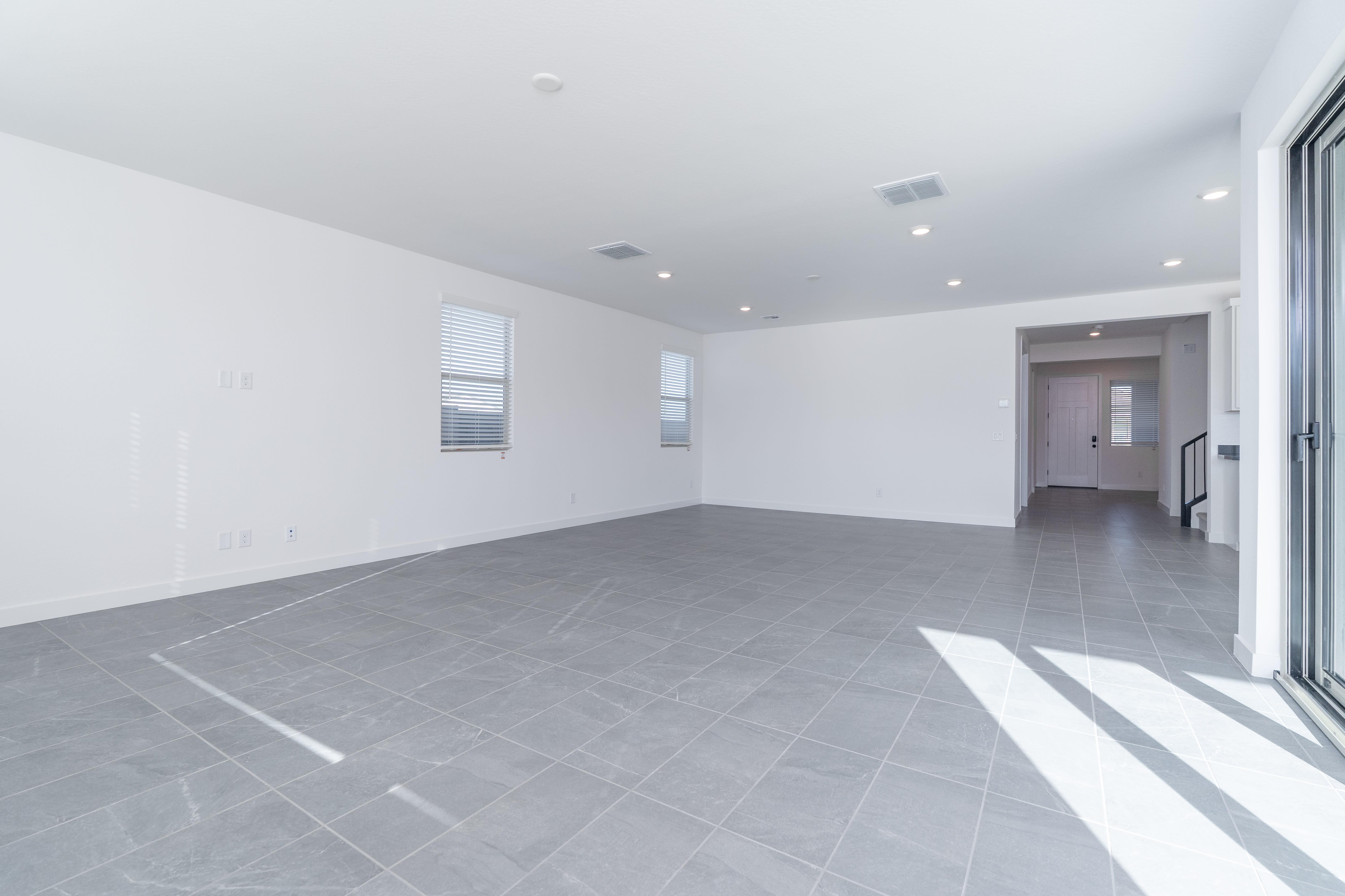 445 E LA ESTELA LN