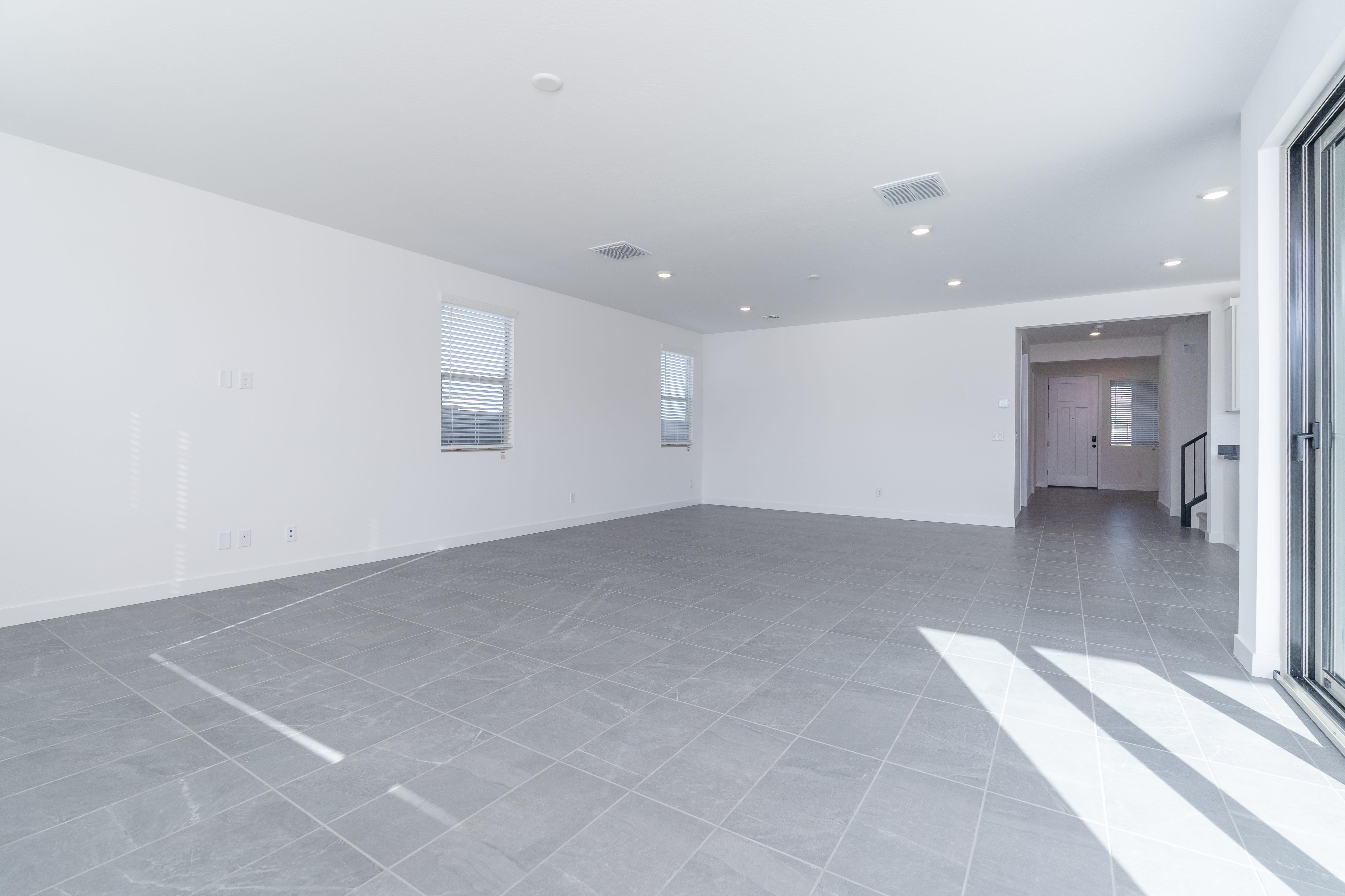 445 E LA ESTELA LN