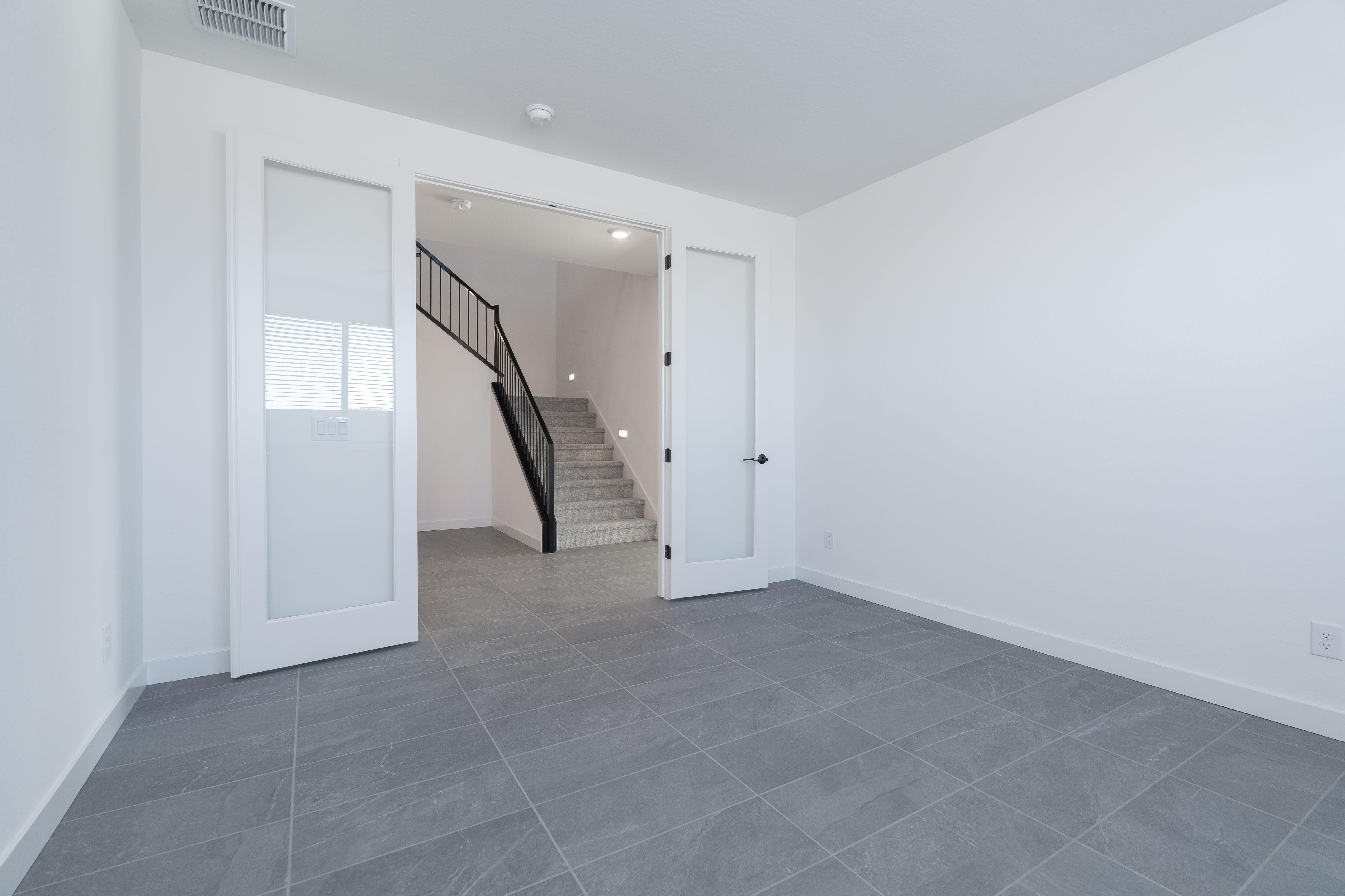 445 E LA ESTELA LN