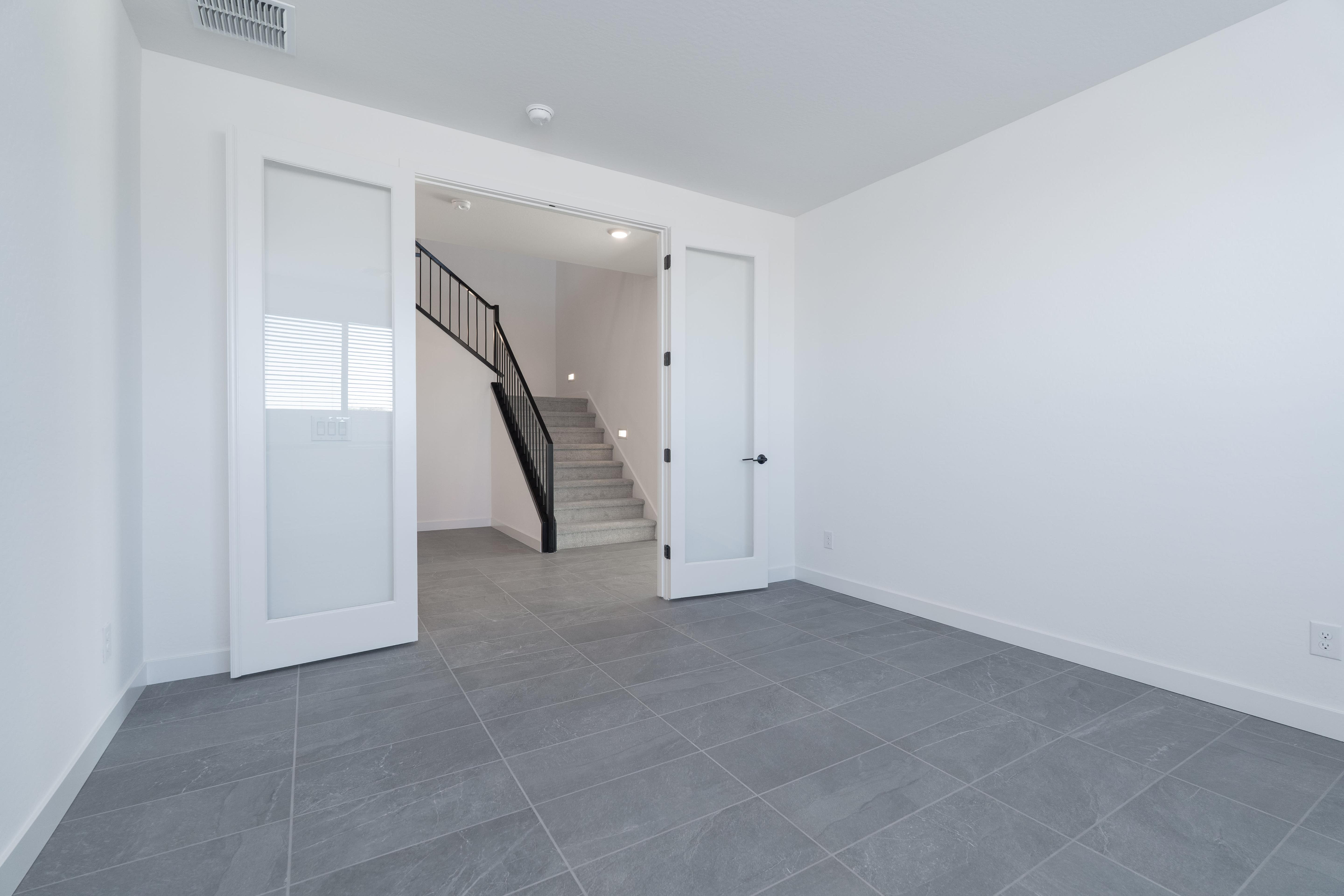 445 E LA ESTELA LN