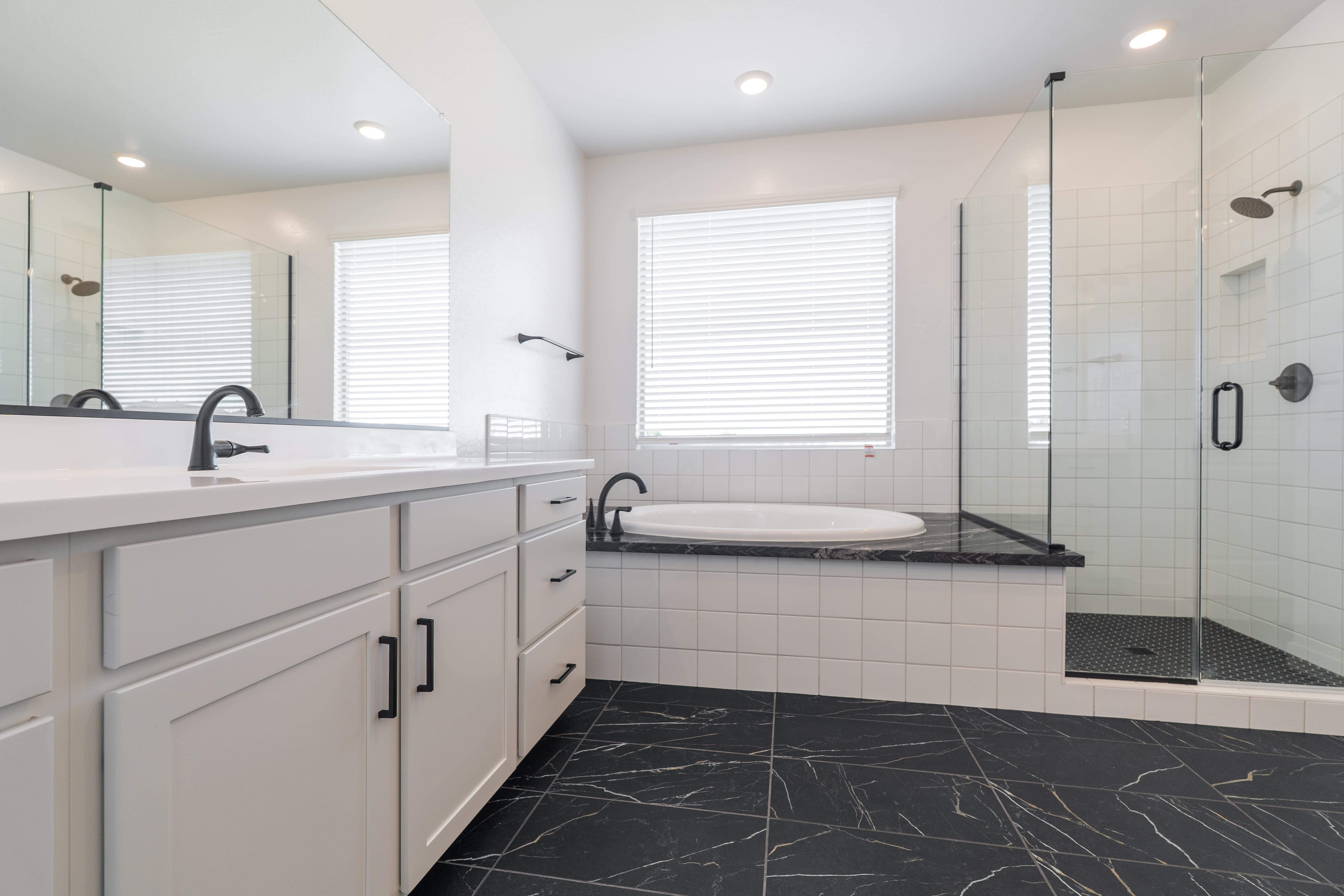 445 E LA ESTELA LN