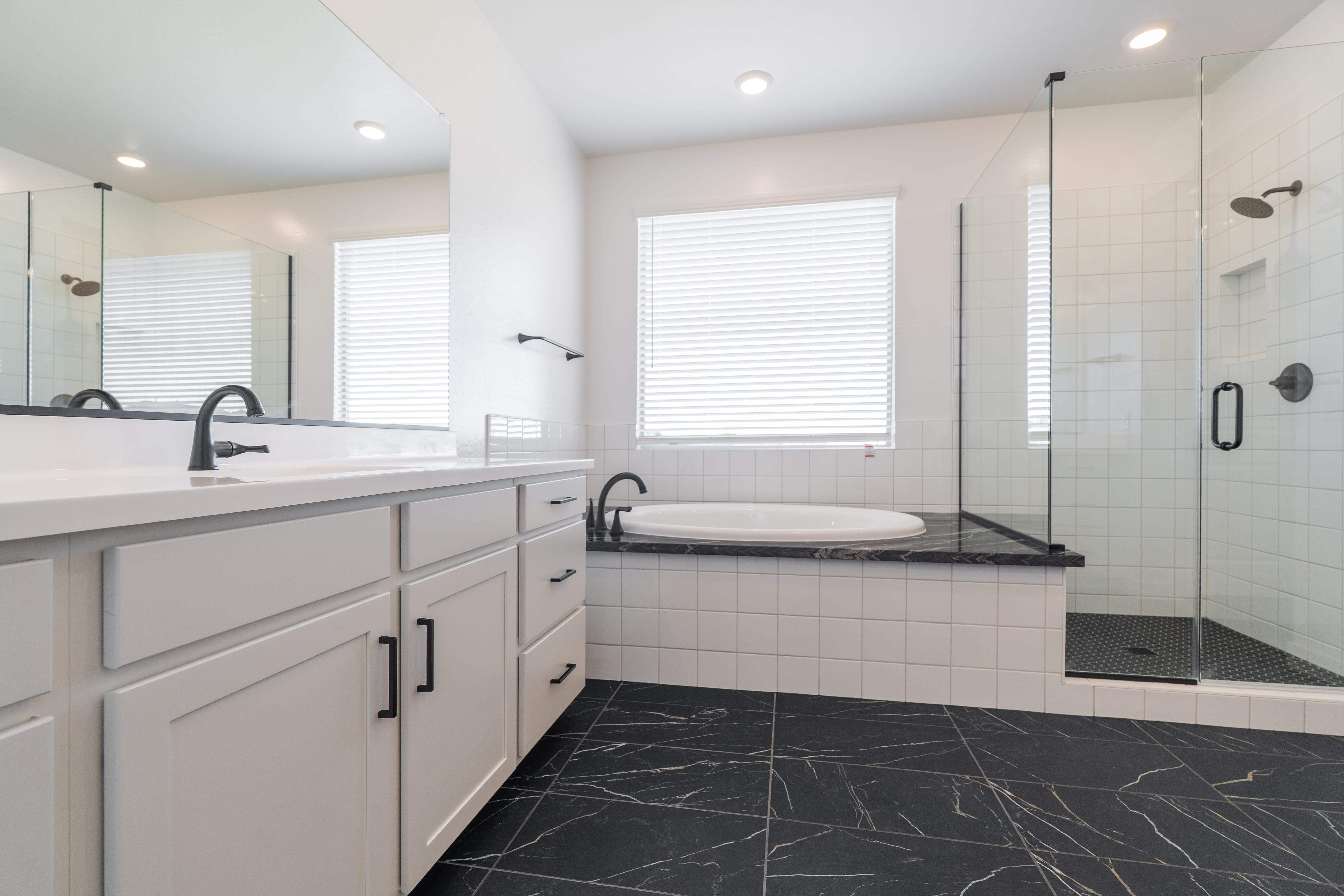 445 E LA ESTELA LN