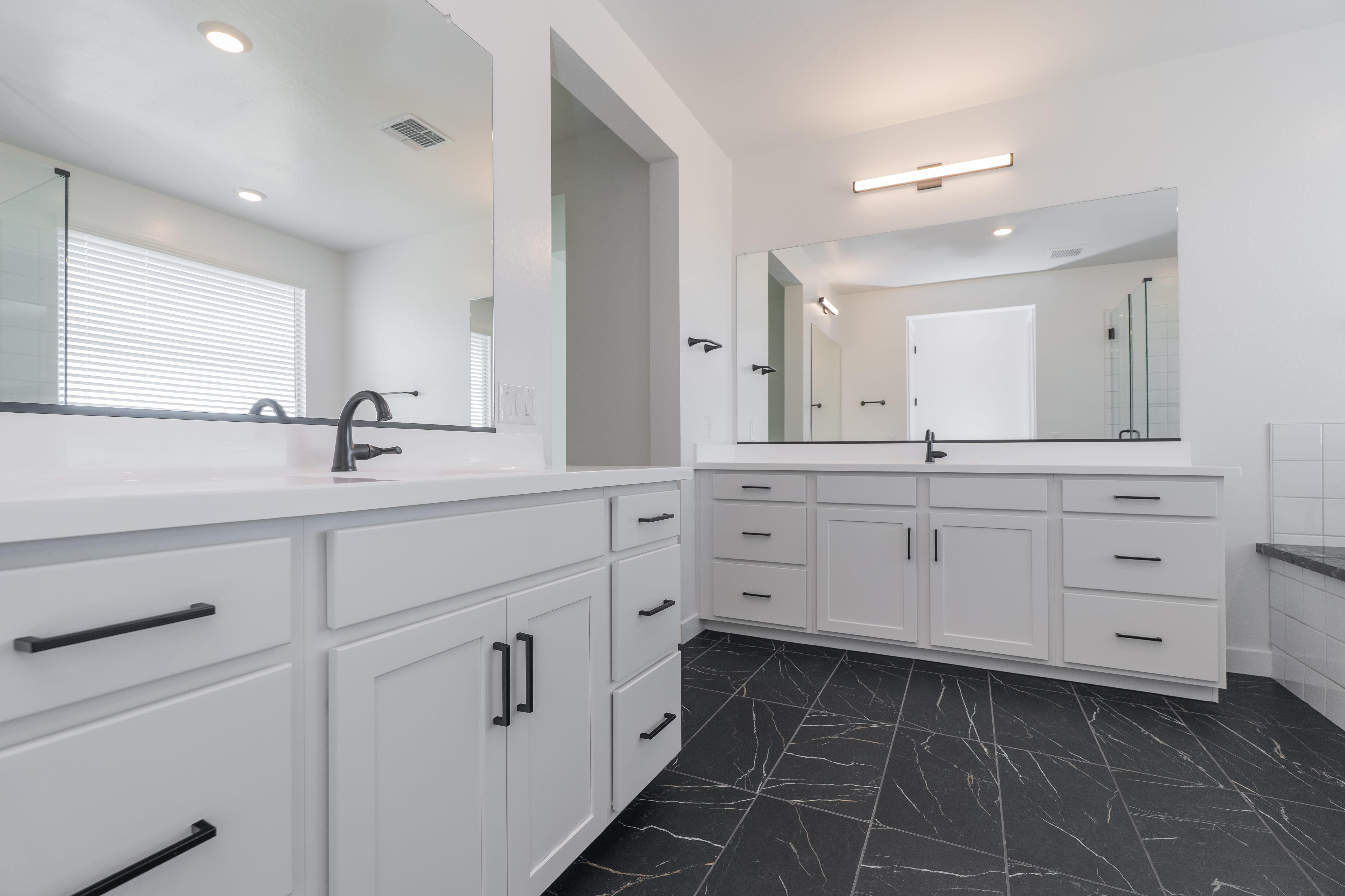 445 E LA ESTELA LN