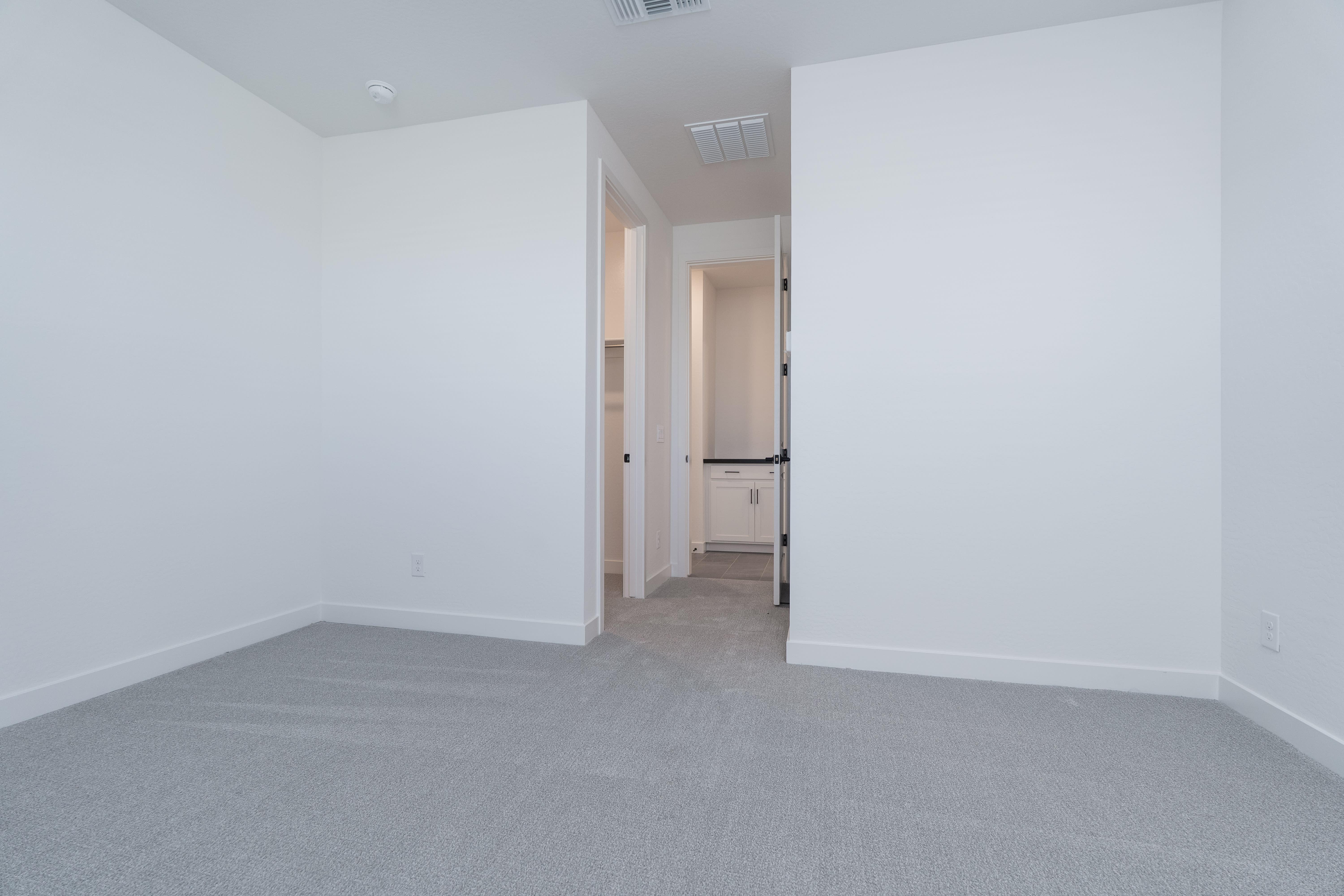 445 E LA ESTELA LN