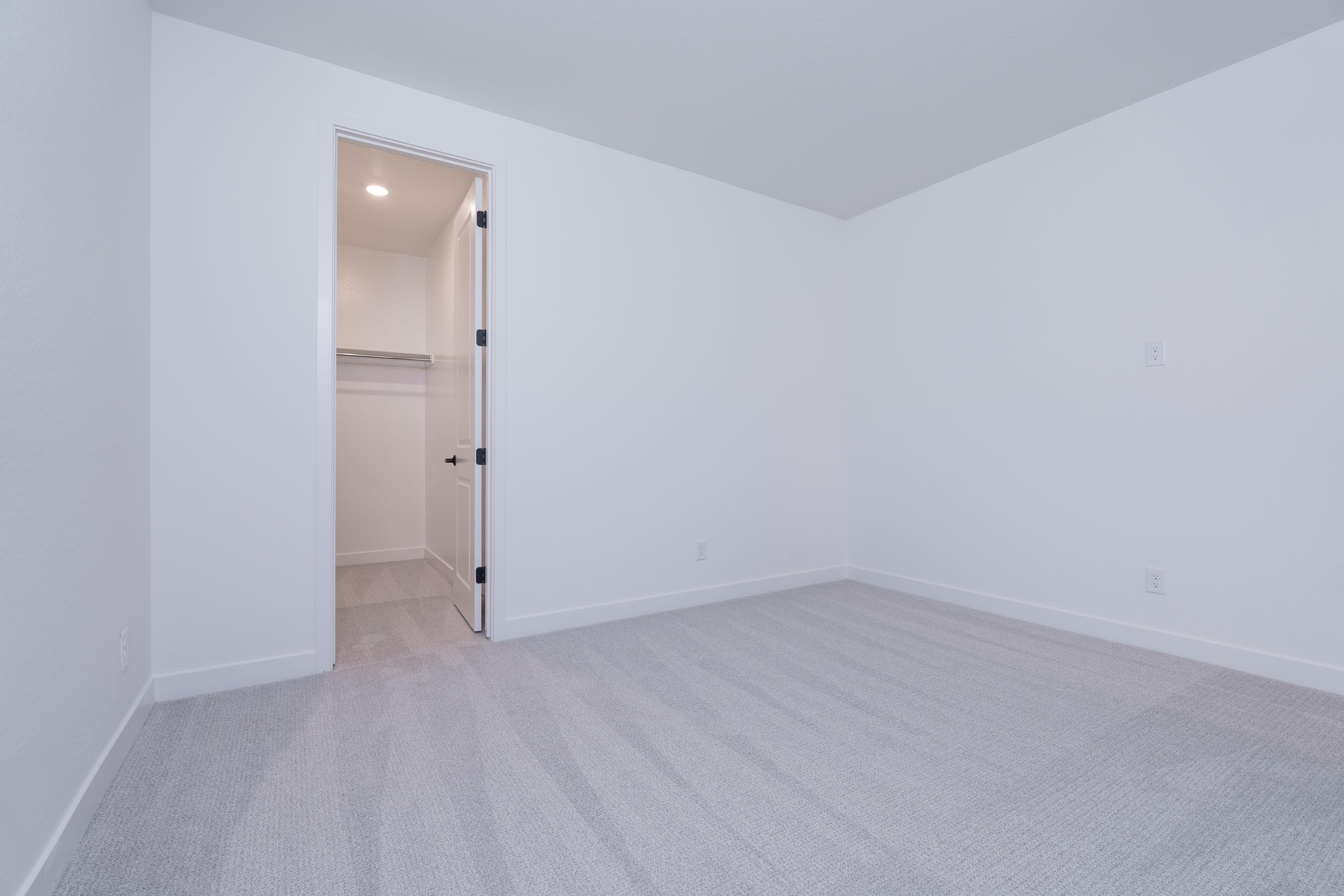 445 E LA ESTELA LN