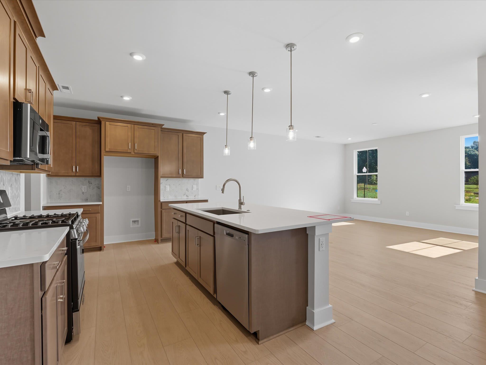 323 Ardmore Dr