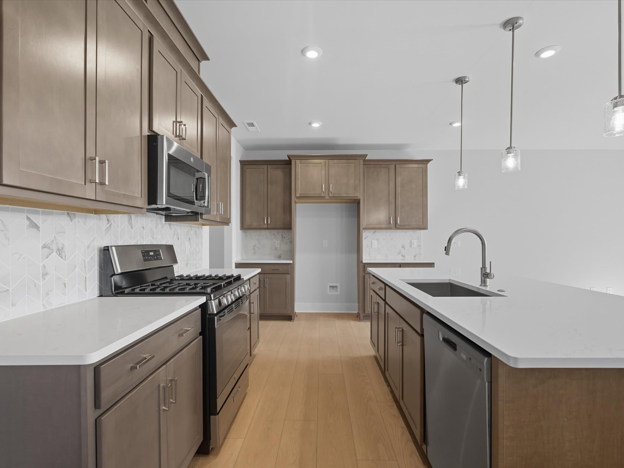 323 Ardmore Dr