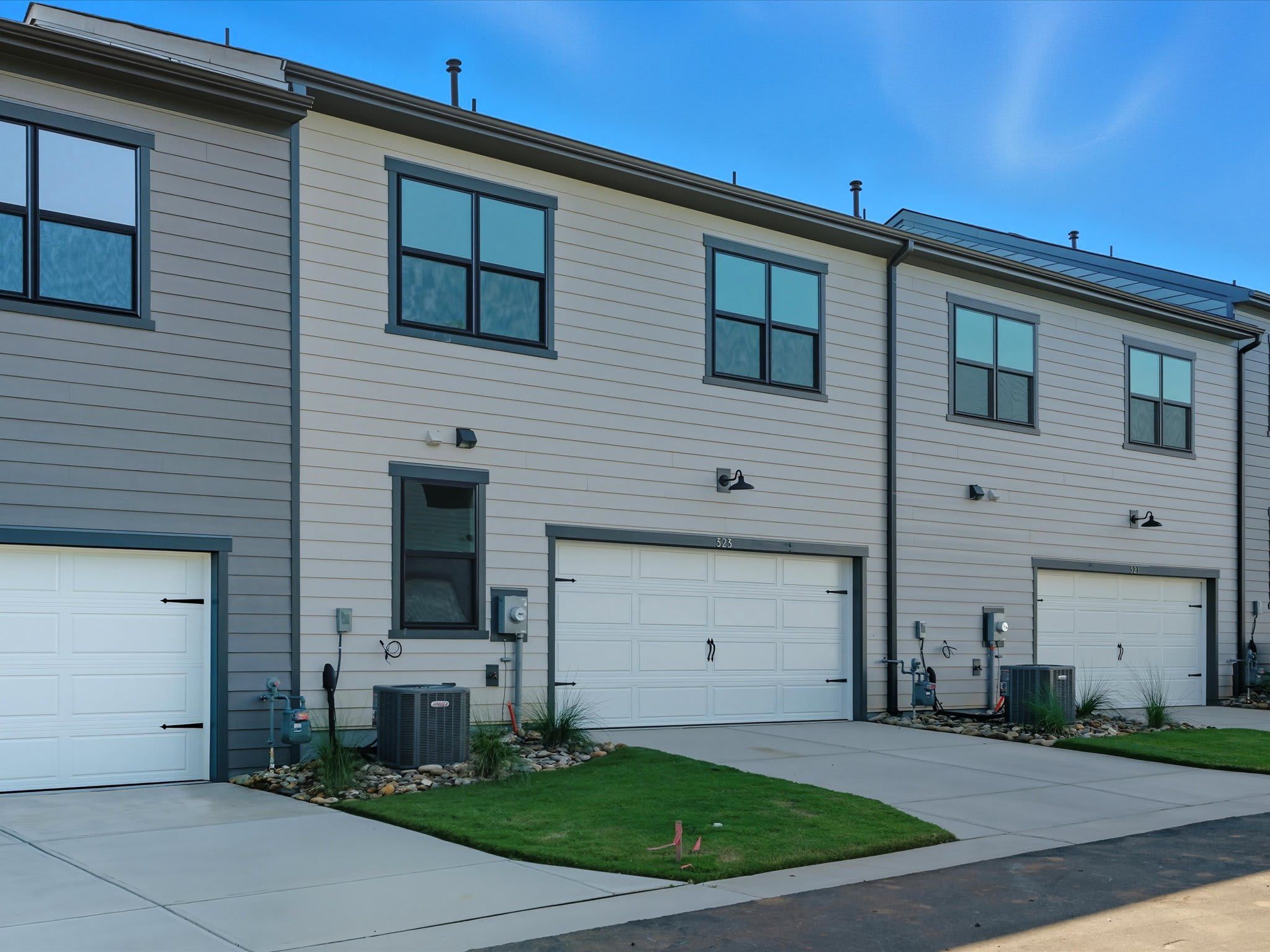 323 Ardmore Dr
