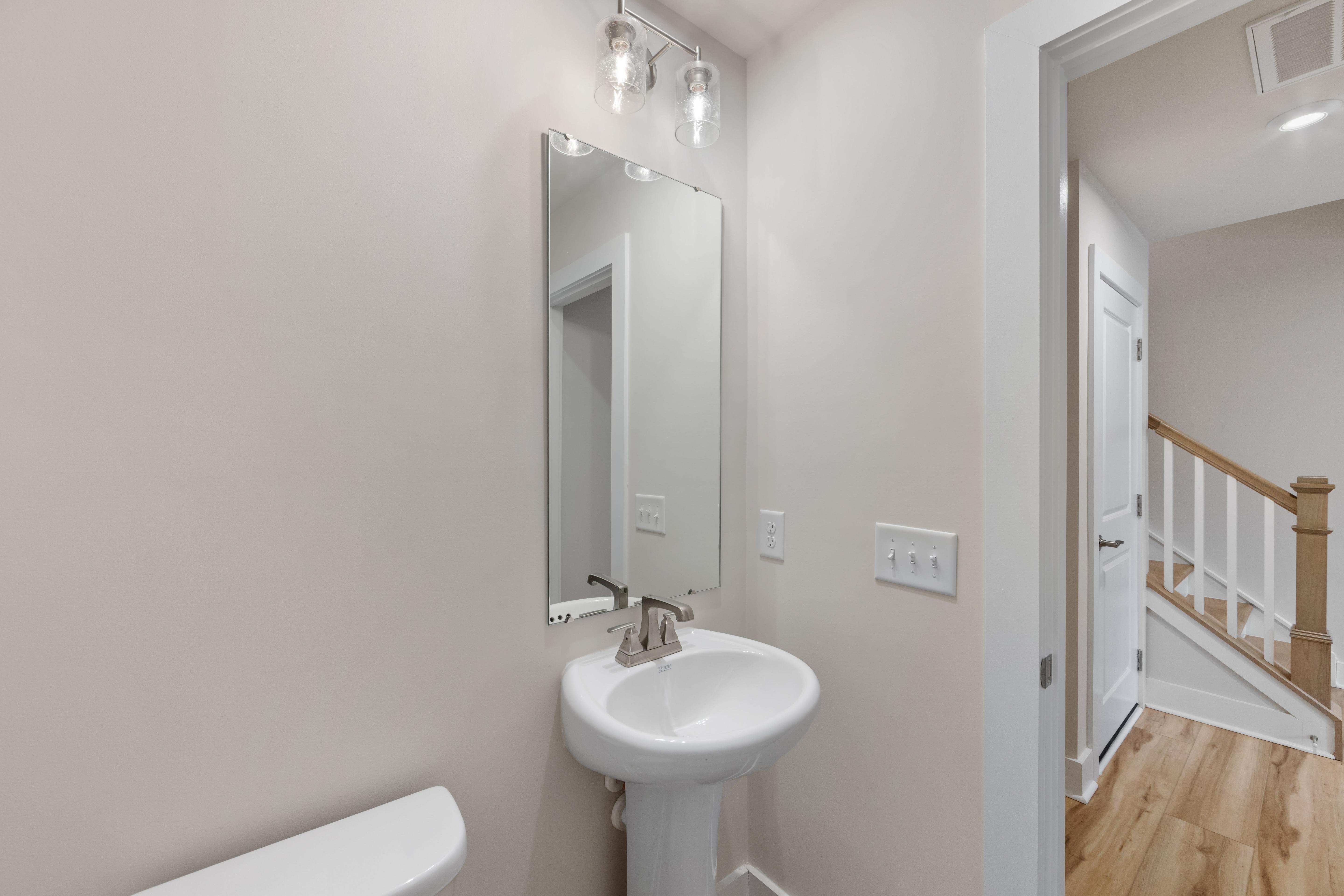 6008 Pivot Ct