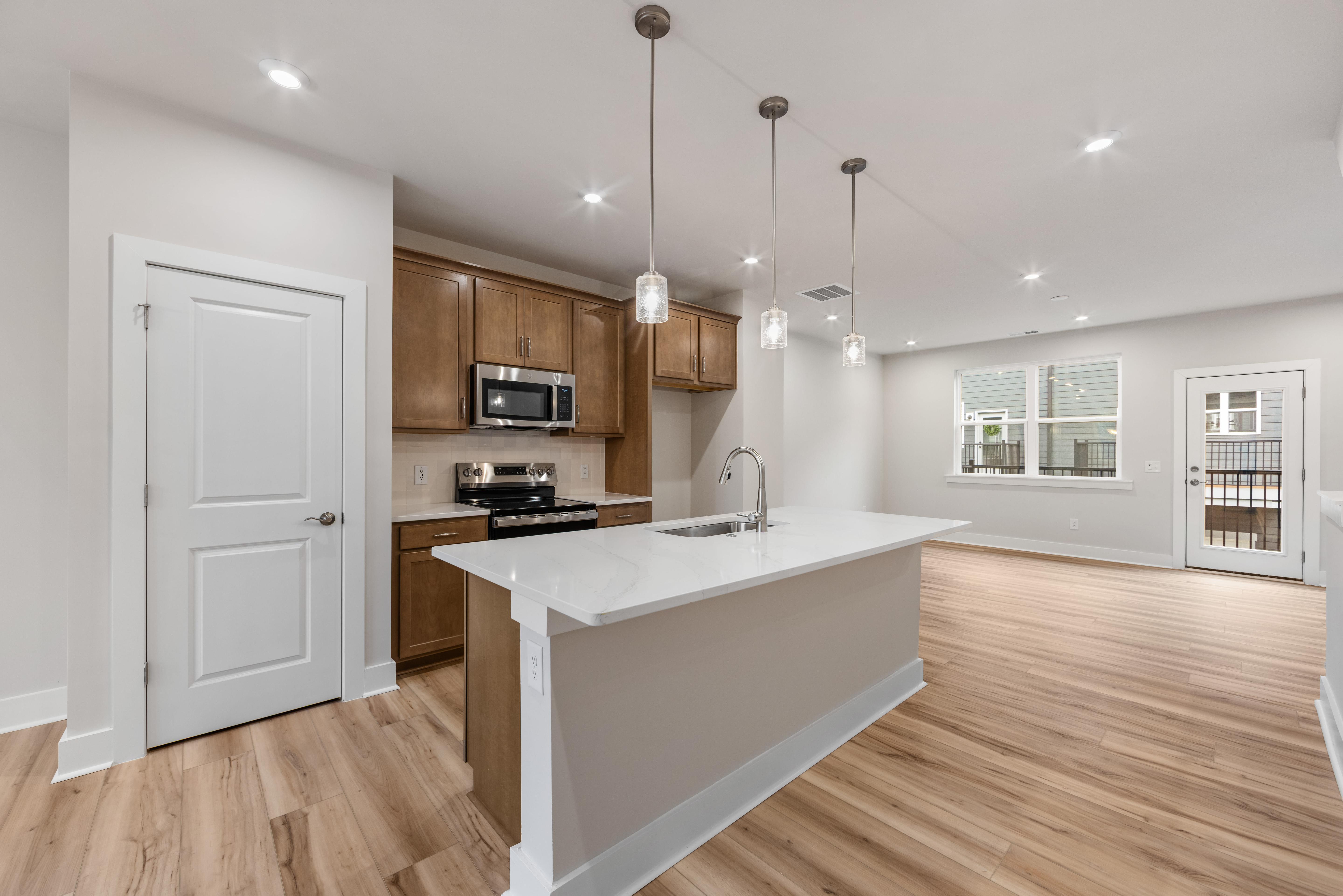 6008 Pivot Ct