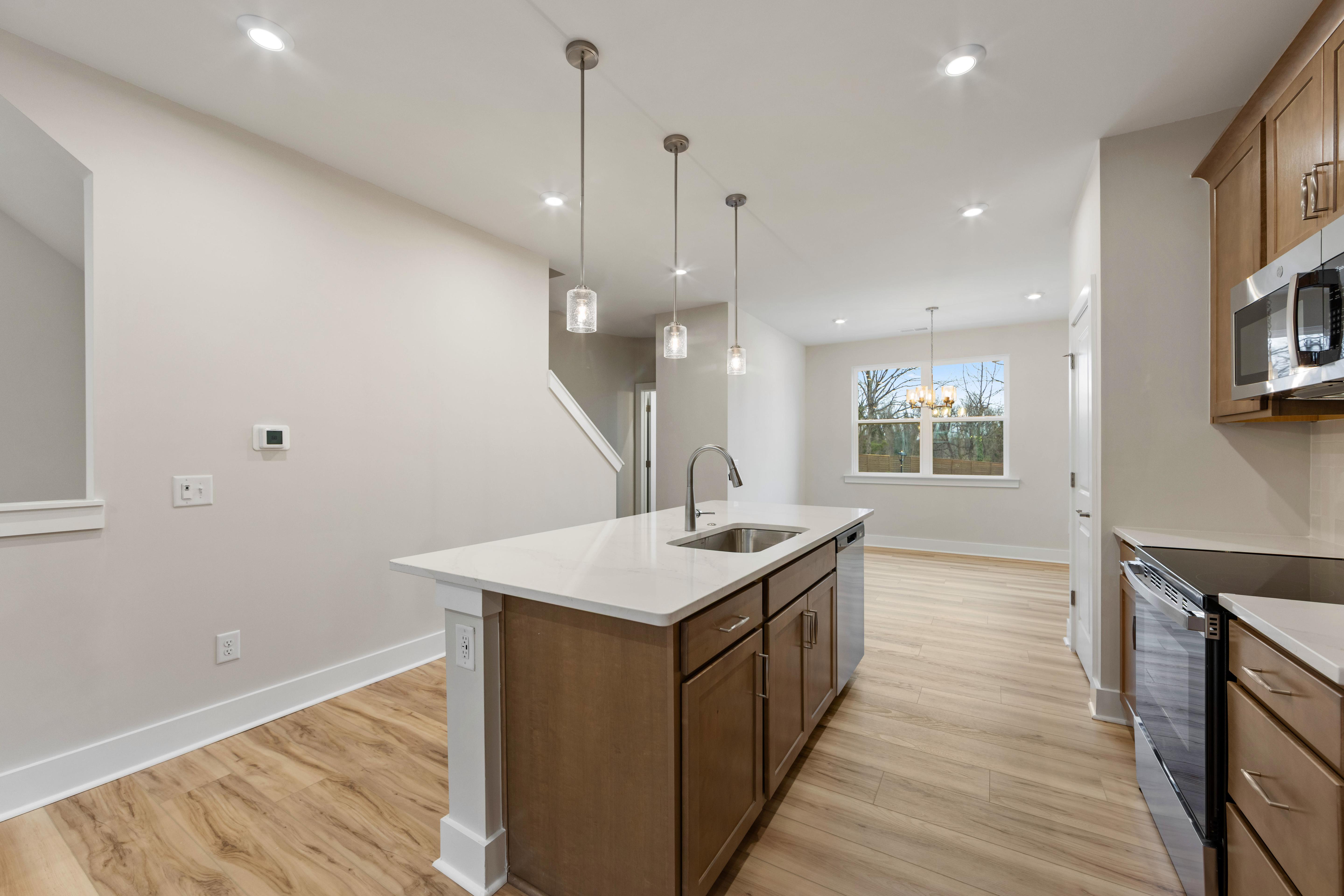 6008 Pivot Ct